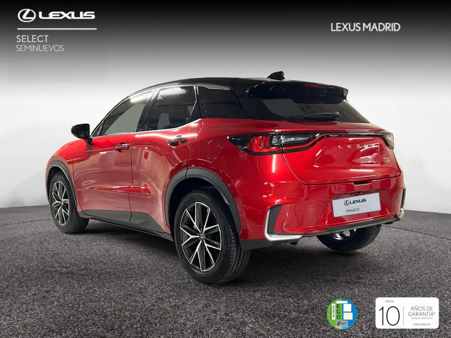 Lexus LBX 1.5 136cv HEV Emotion+ Rojo - 2