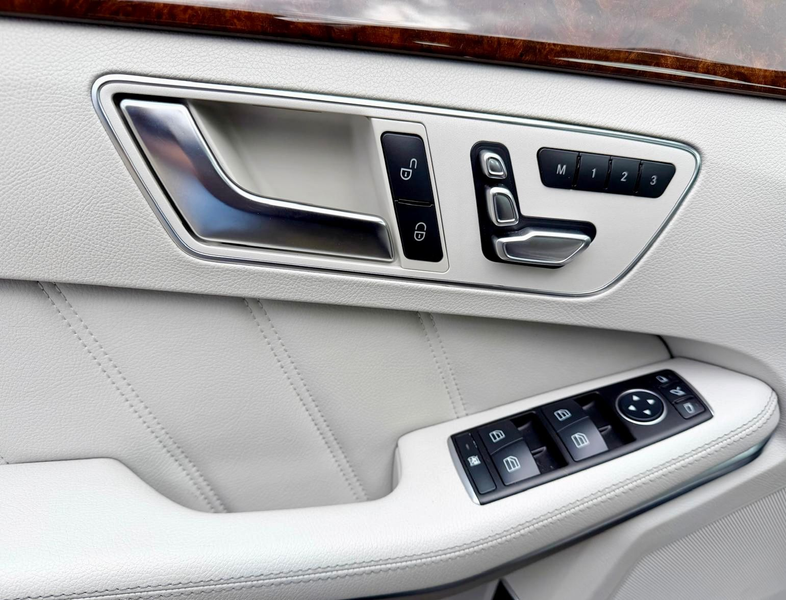Mercedes-Benz E 400 4Matic,Elegance,Leder,EGSD,Rücksitz klappb — photo 12