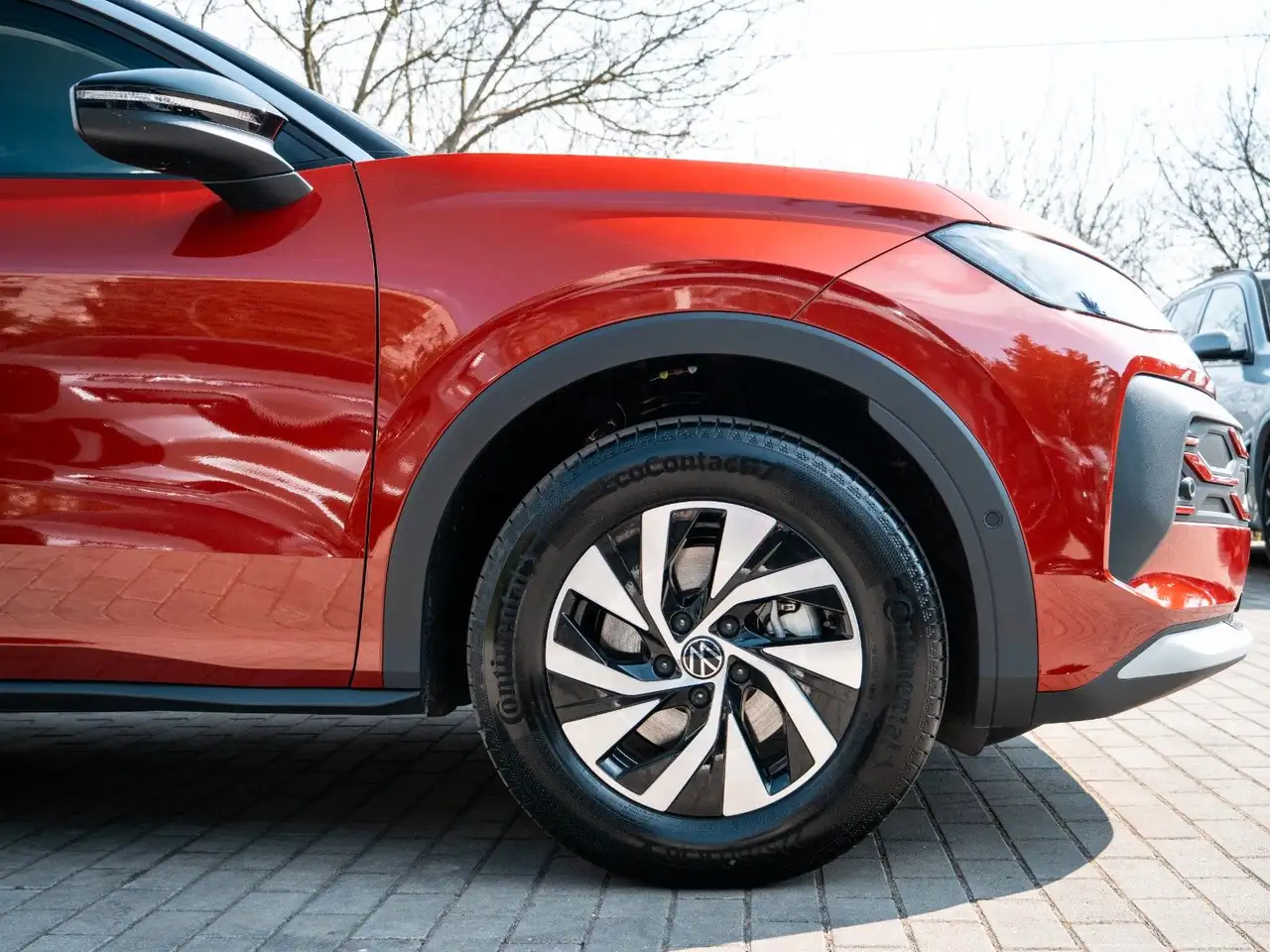 Volkswagen T-Roc 1.5 eTSI 85 kW LIFE.DSG.ACC.CAM.DISP.LED 10