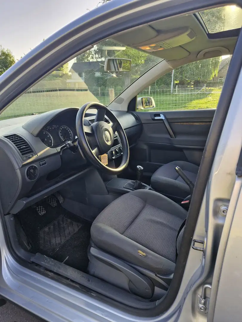 Volkswagen Polo Polo 1.4-16V FSI Athene Серебристый - 2