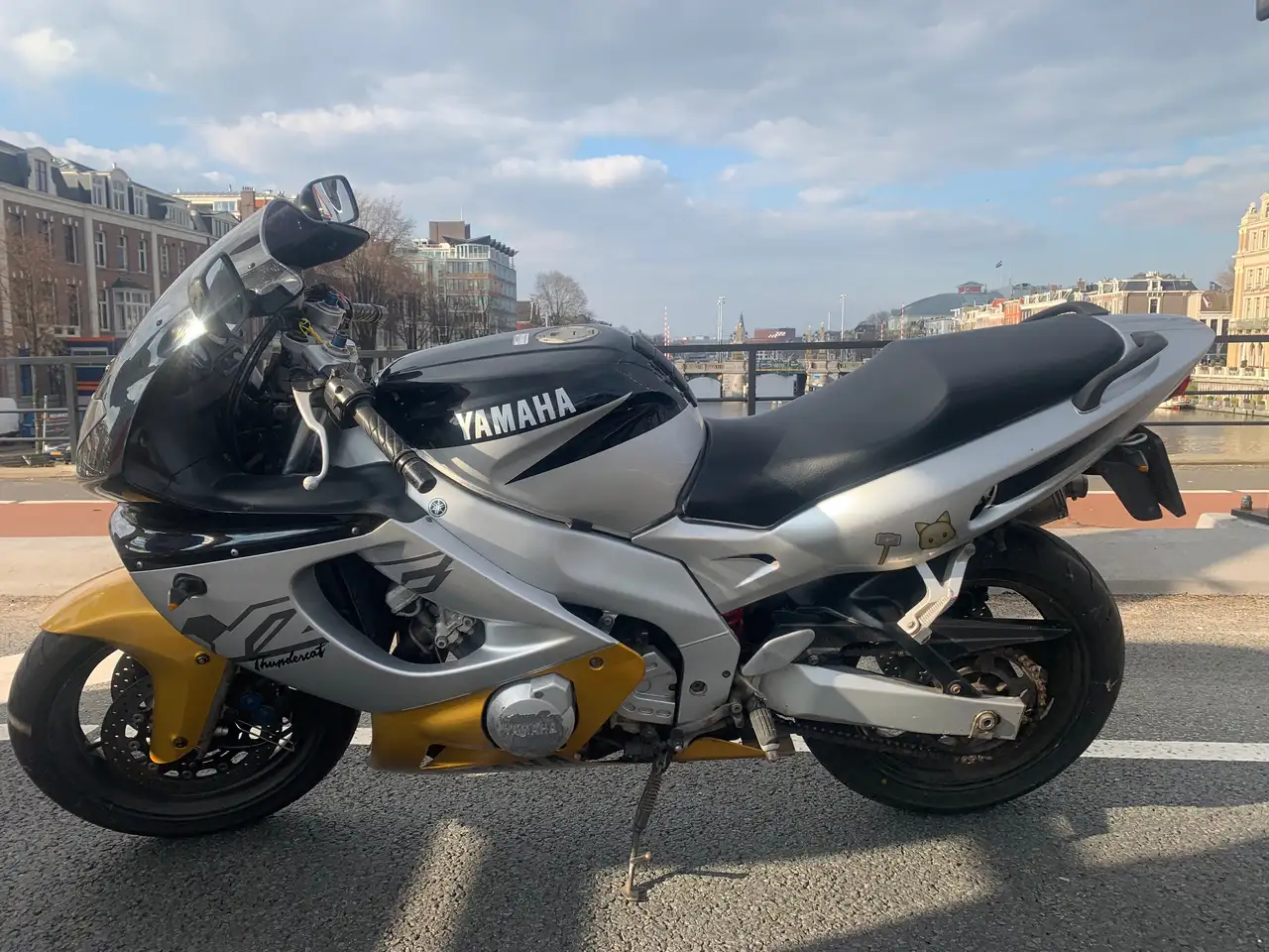 Yamaha YZF 600