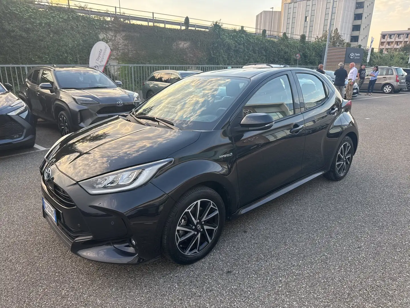 Toyota Yaris Yaris 1.5 Hybrid 5 porte Trend Schwarz - 1