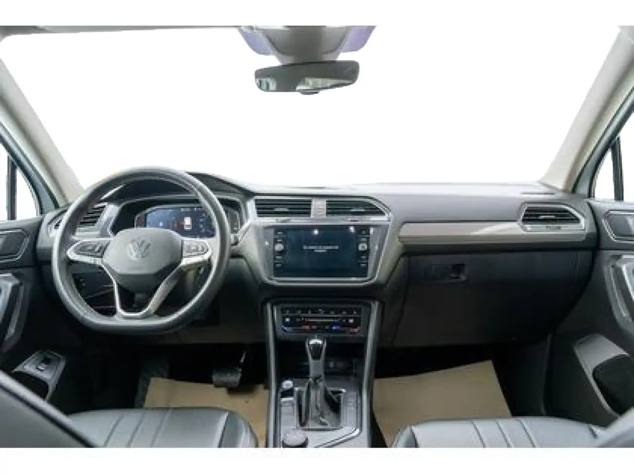 Volkswagen Tiguan снимка Volkswagen Tiguan