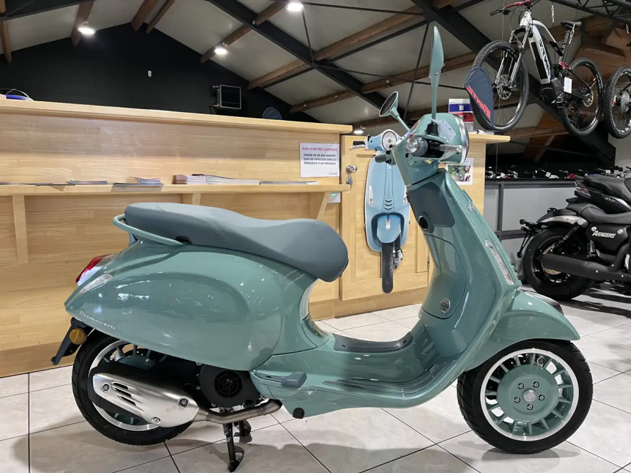 Vespa Primavera 125