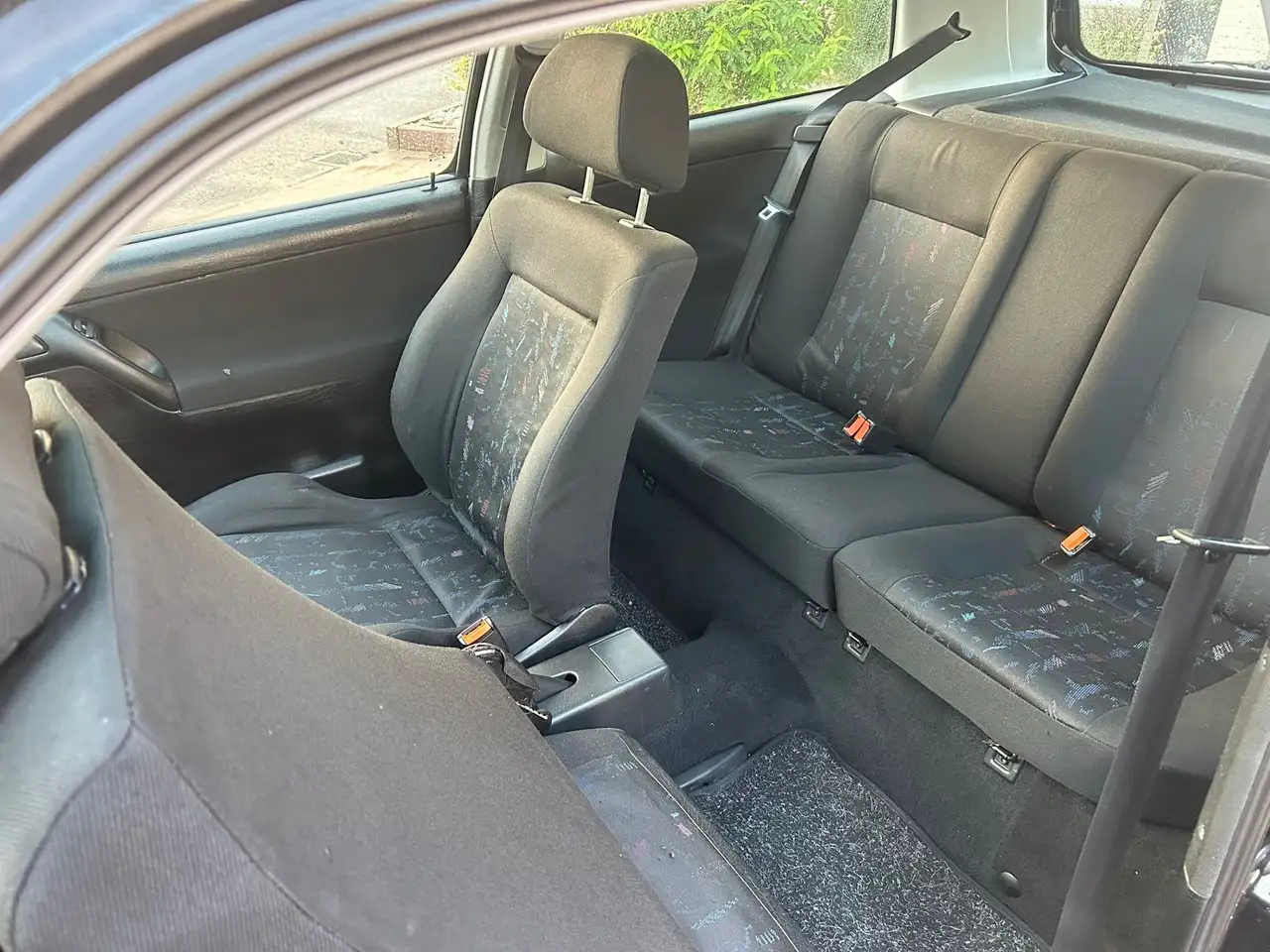 Volkswagen Golf GTI 2.0 ltr 115 PS - 3 türig - 2 Hand - AHK, foto 2