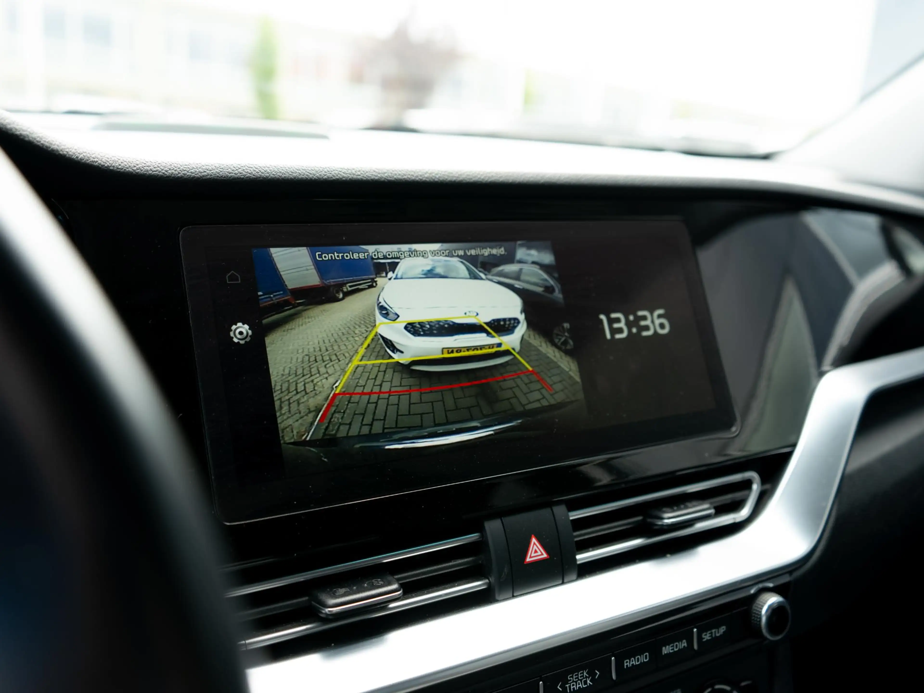 Kia e-Niro DynamicPlusLine 64 kWh | Achteruitrijcamera |Stoel — photo 14