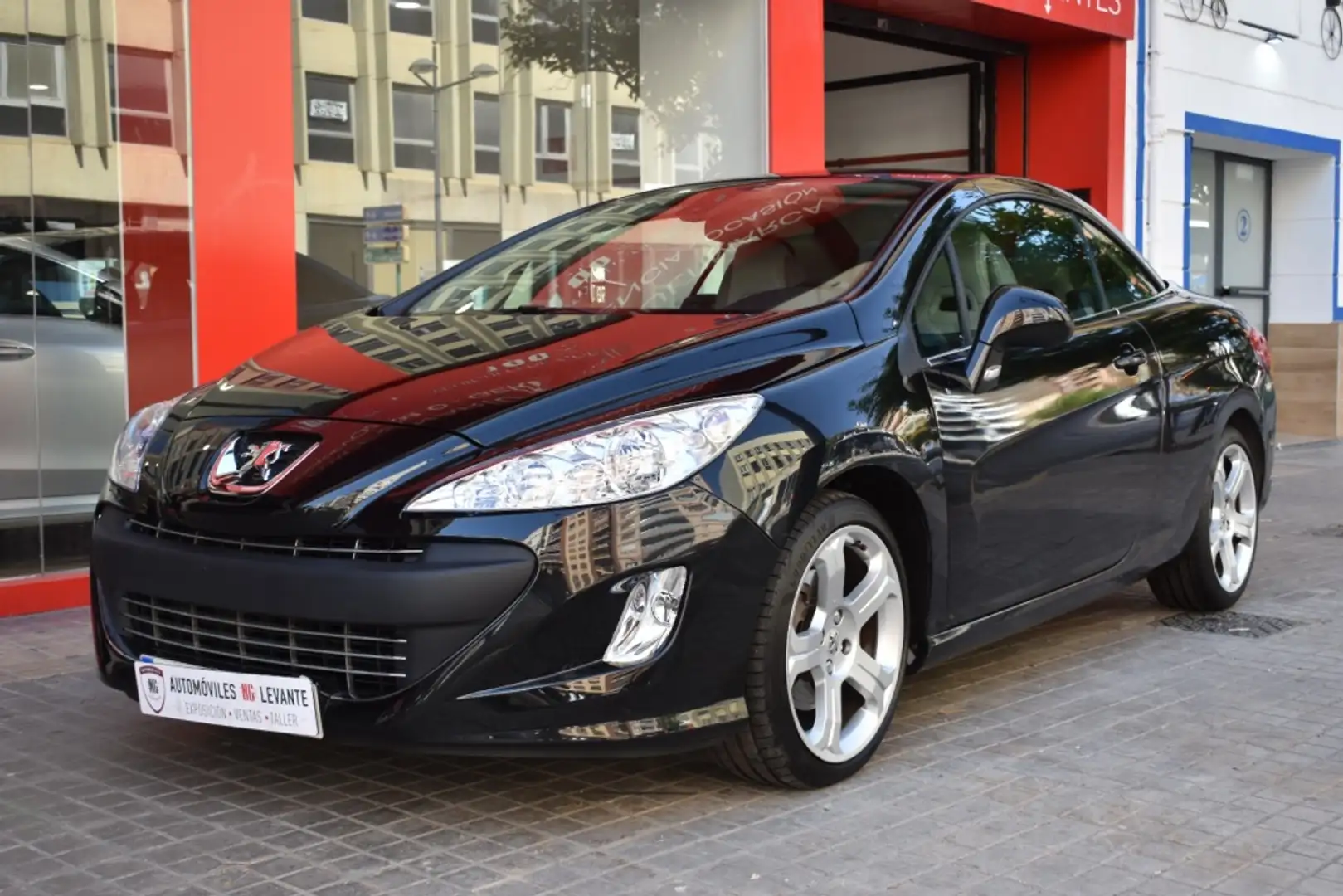 Peugeot 308 CC 1.6 THP Edición Limitada Noir - 1
