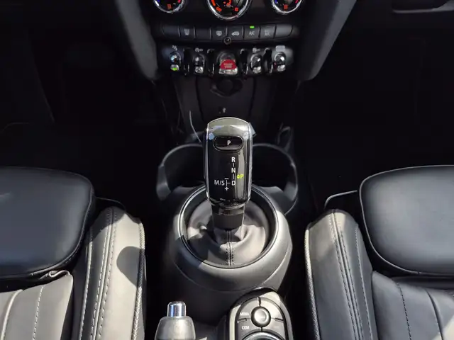Mini Cooper Cooper view 10