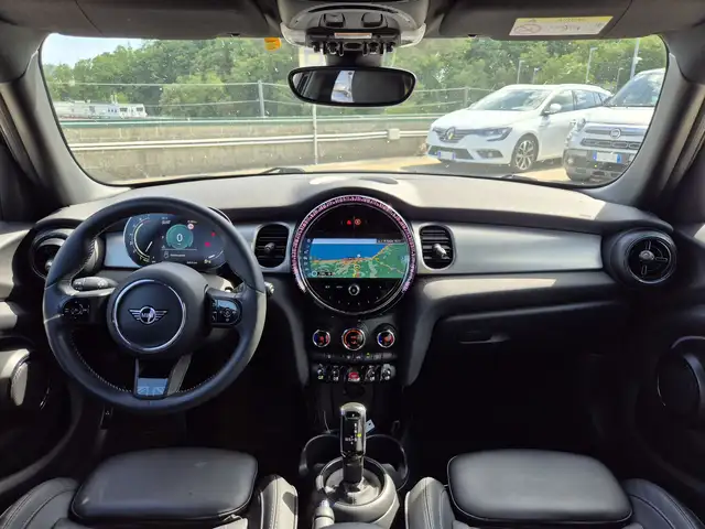 Mini Cooper Cooper view 8
