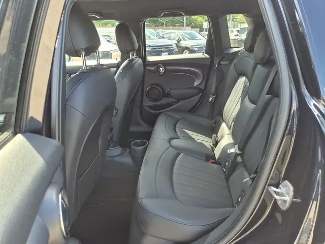 Mini Cooper Cooper view 7