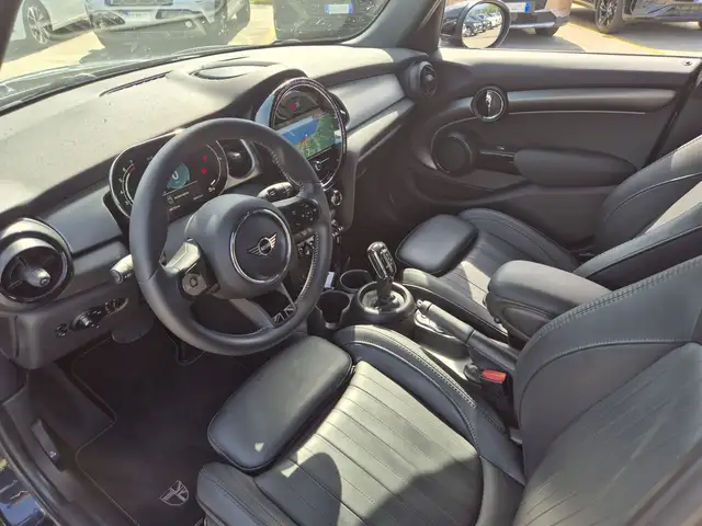 Mini Cooper Cooper view 6