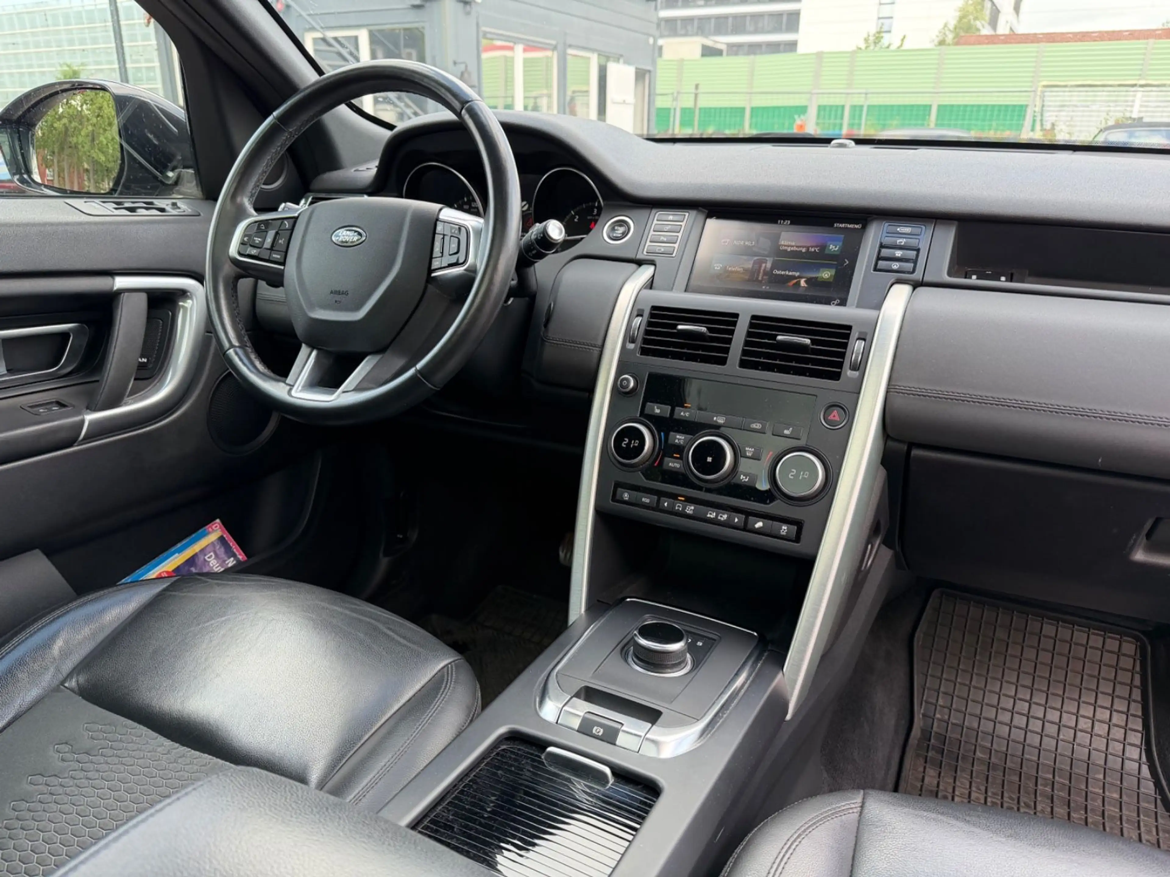 Land Rover Discovery Sport SE AWD*MERIDIAN*PANO*NAVI*AHK* — photo 14
