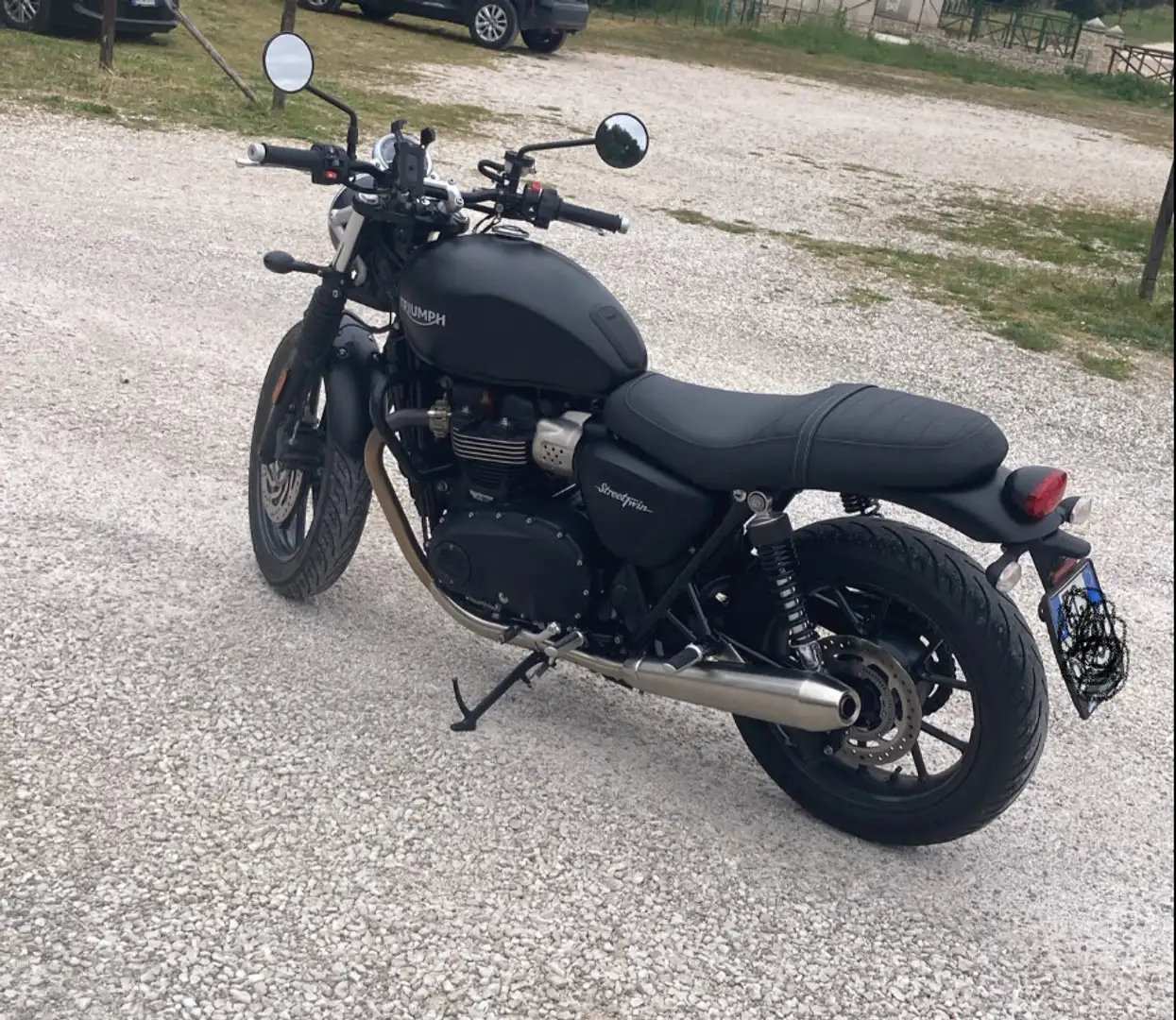 Triumph Street Twin - 1