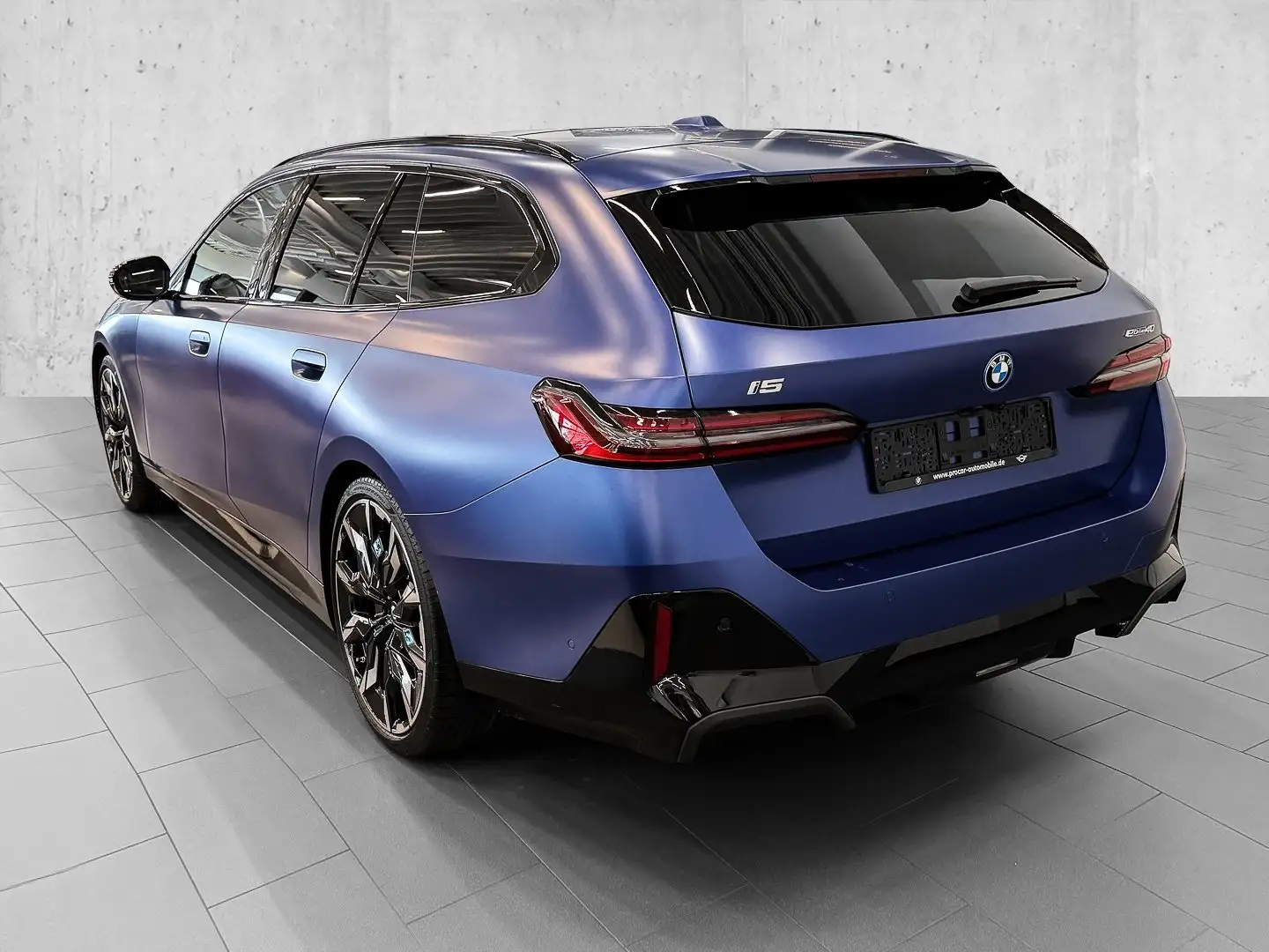 BMW i5 eDrive40 M Sport HUD PANO ACC AHK 360°KAM LM Blau - 2