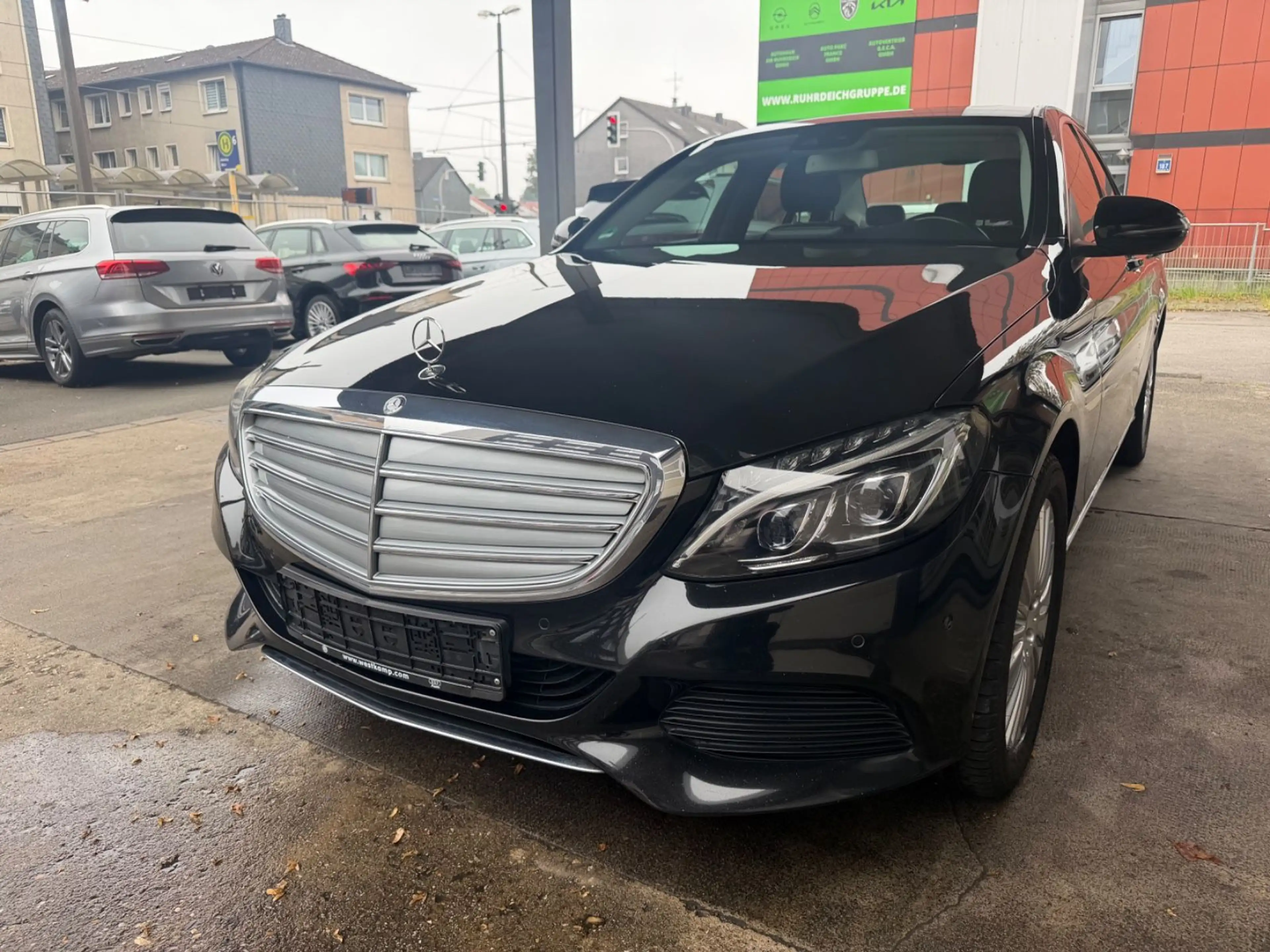 Mercedes-Benz C 200 CGI Exclusive LED/Schiebdach/T-Leder