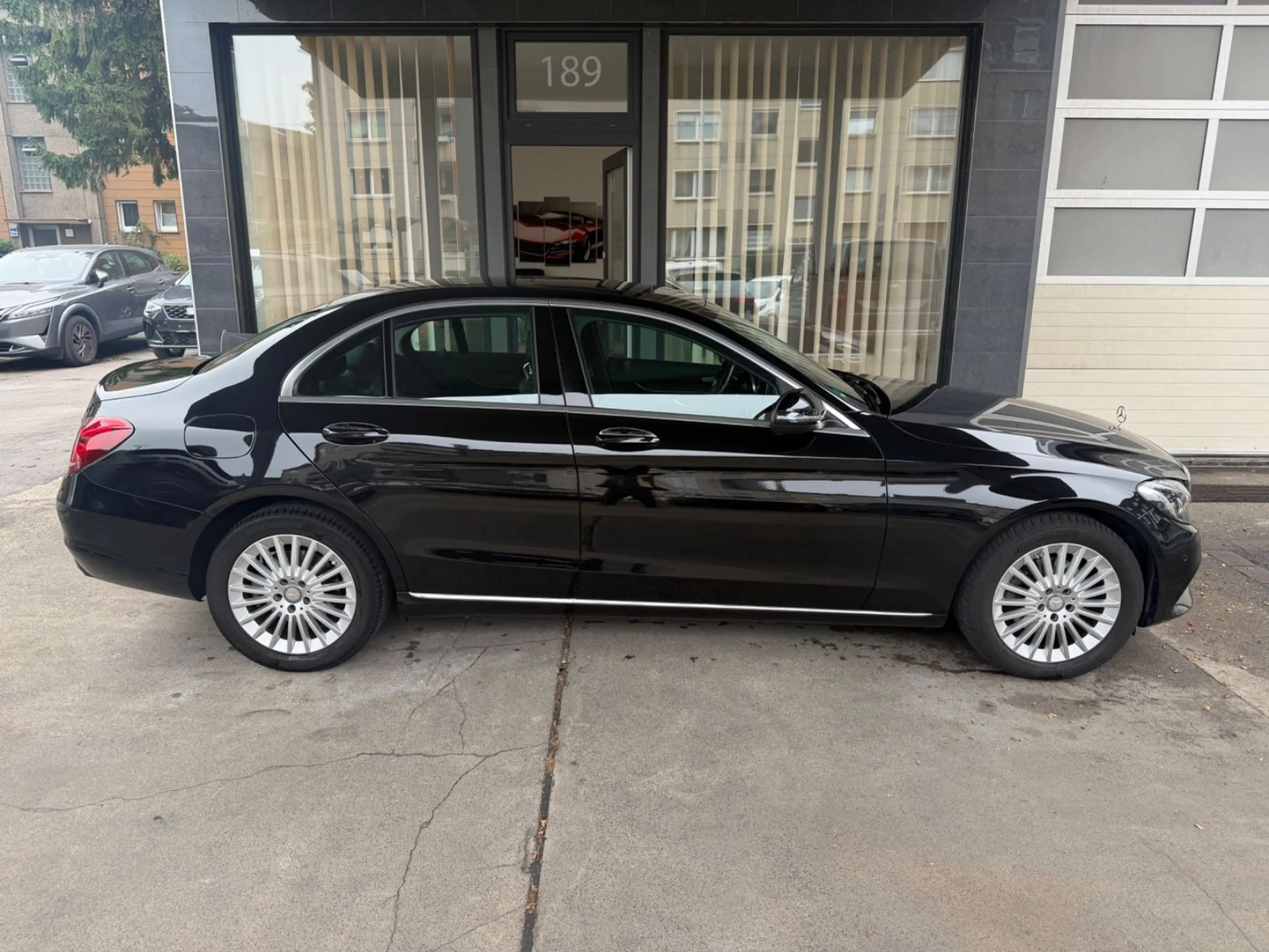 Mercedes-Benz C 200 CGI Exclusive LED/Schiebdach/T-Leder — photo 3