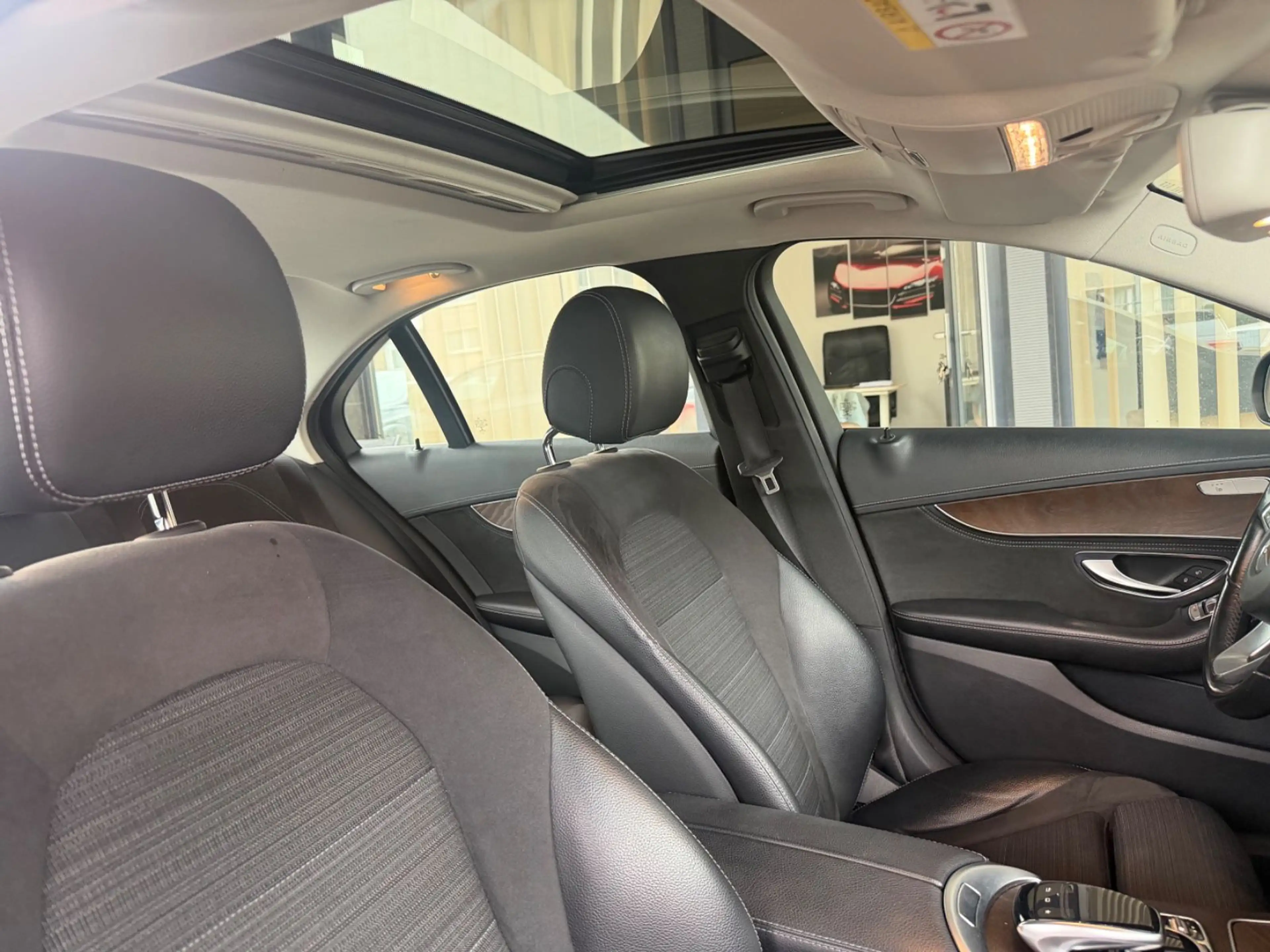 Mercedes-Benz C 200 CGI Exclusive LED/Schiebdach/T-Leder — photo 9