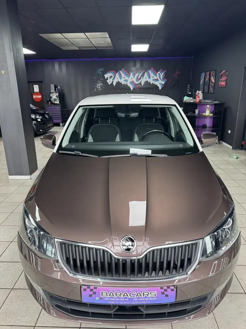 Skoda Fabia 1.0i Colour Edition 1er prop. Brun - 2