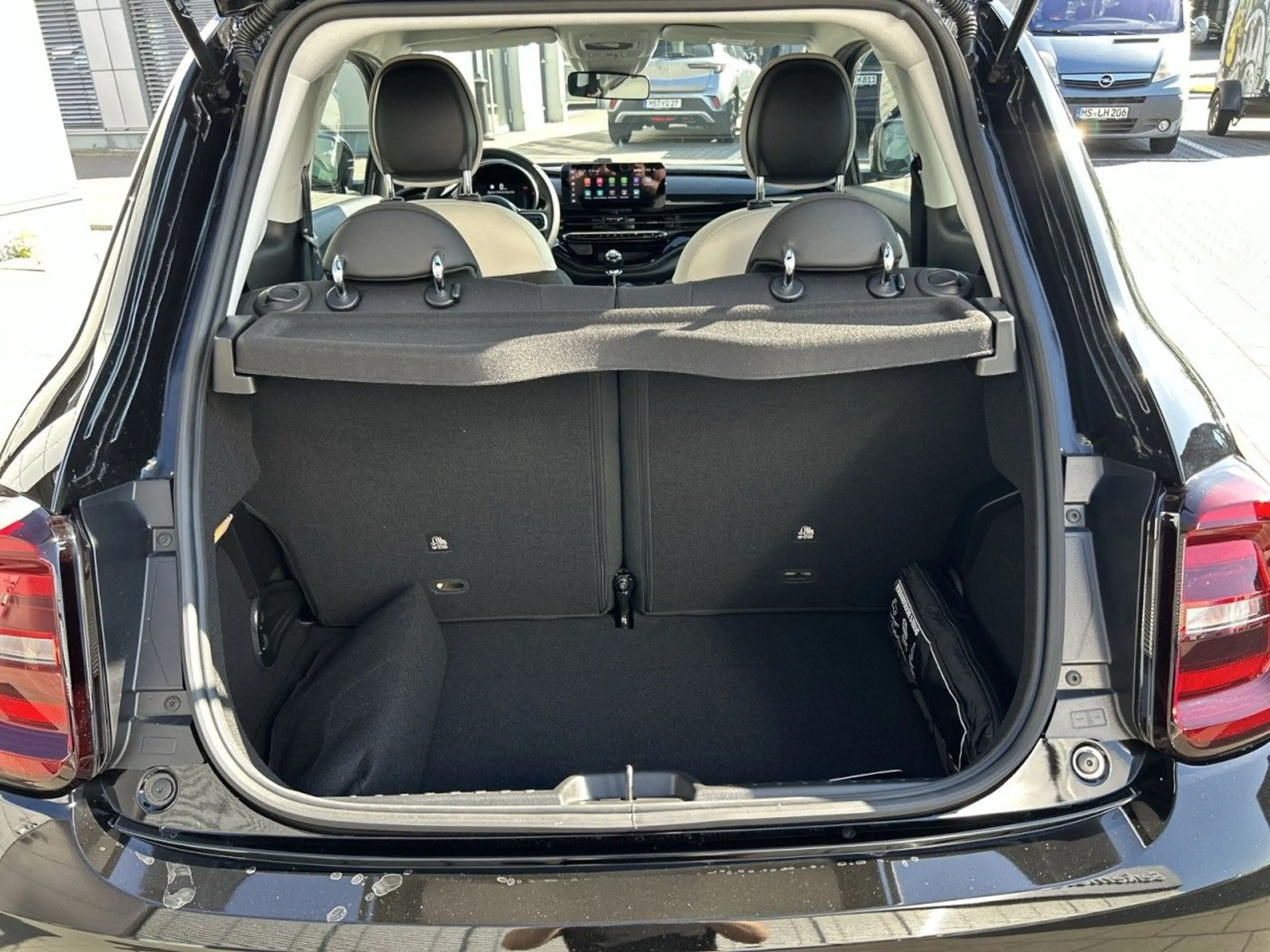 Fiat 500 Hybrid ICON — photo 7