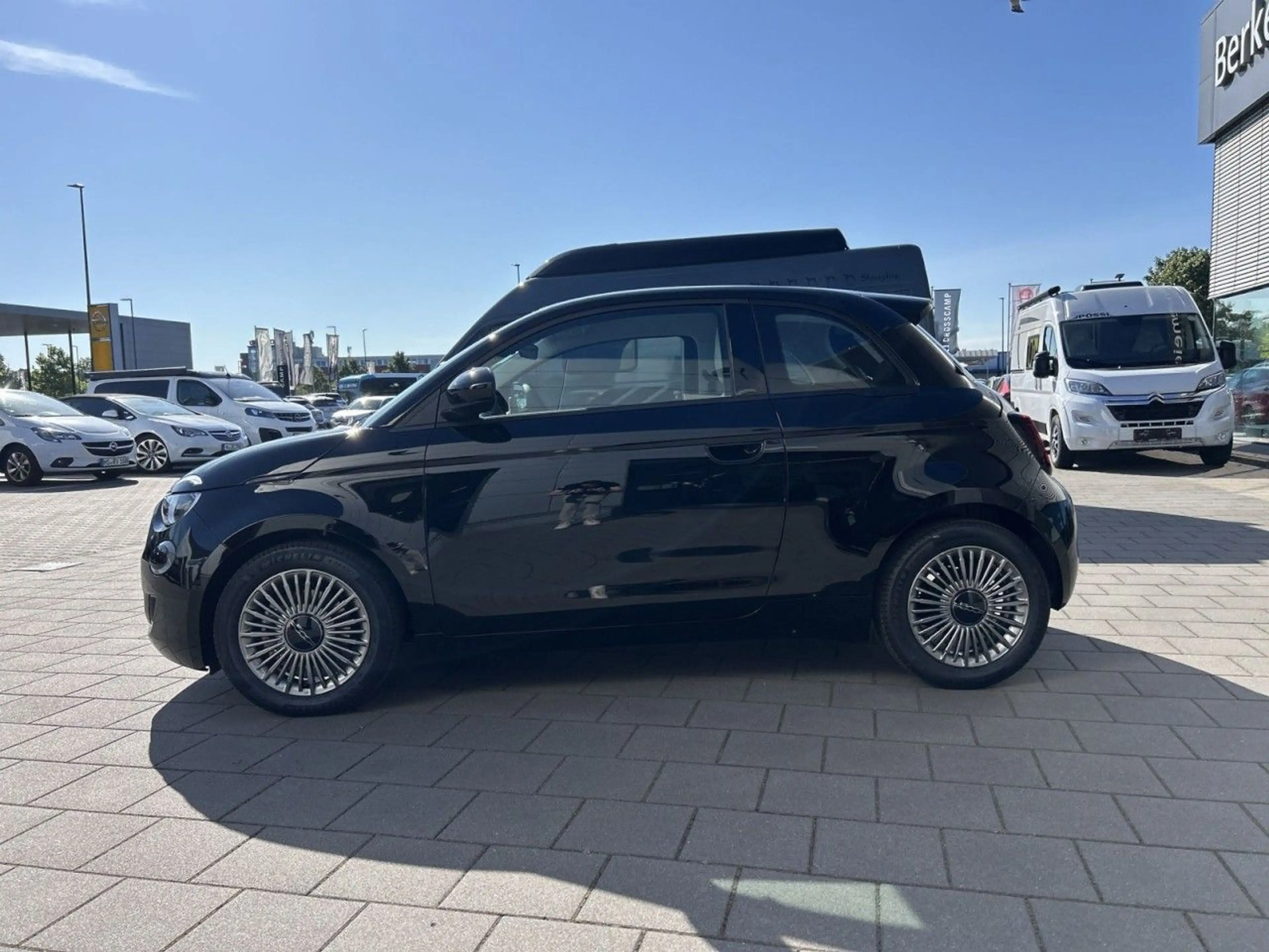 Fiat 500 Hybrid ICON — photo 3