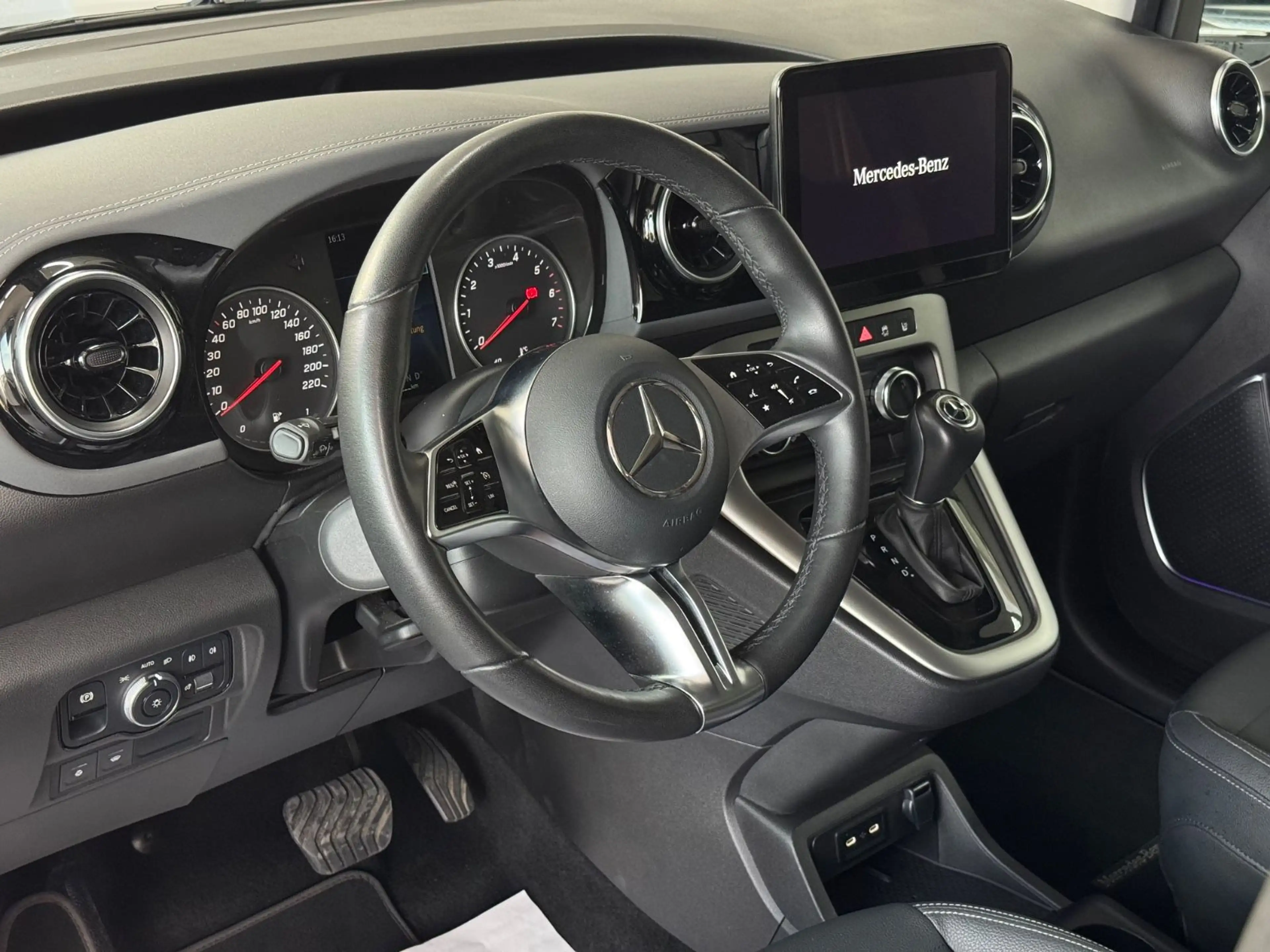 Mercedes-Benz T-Class T180 lang Rollstuhlgerecht-Rampe 5+1 — photo 6