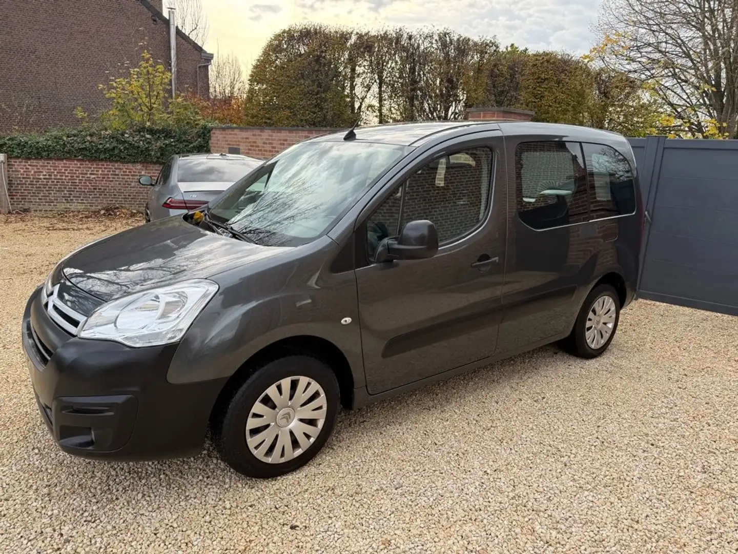 Citroen Berlingo 1.6 BlueHDi 120cv UTILITAIRE 3 PLACES SUPERBE ETAT Gris - 2