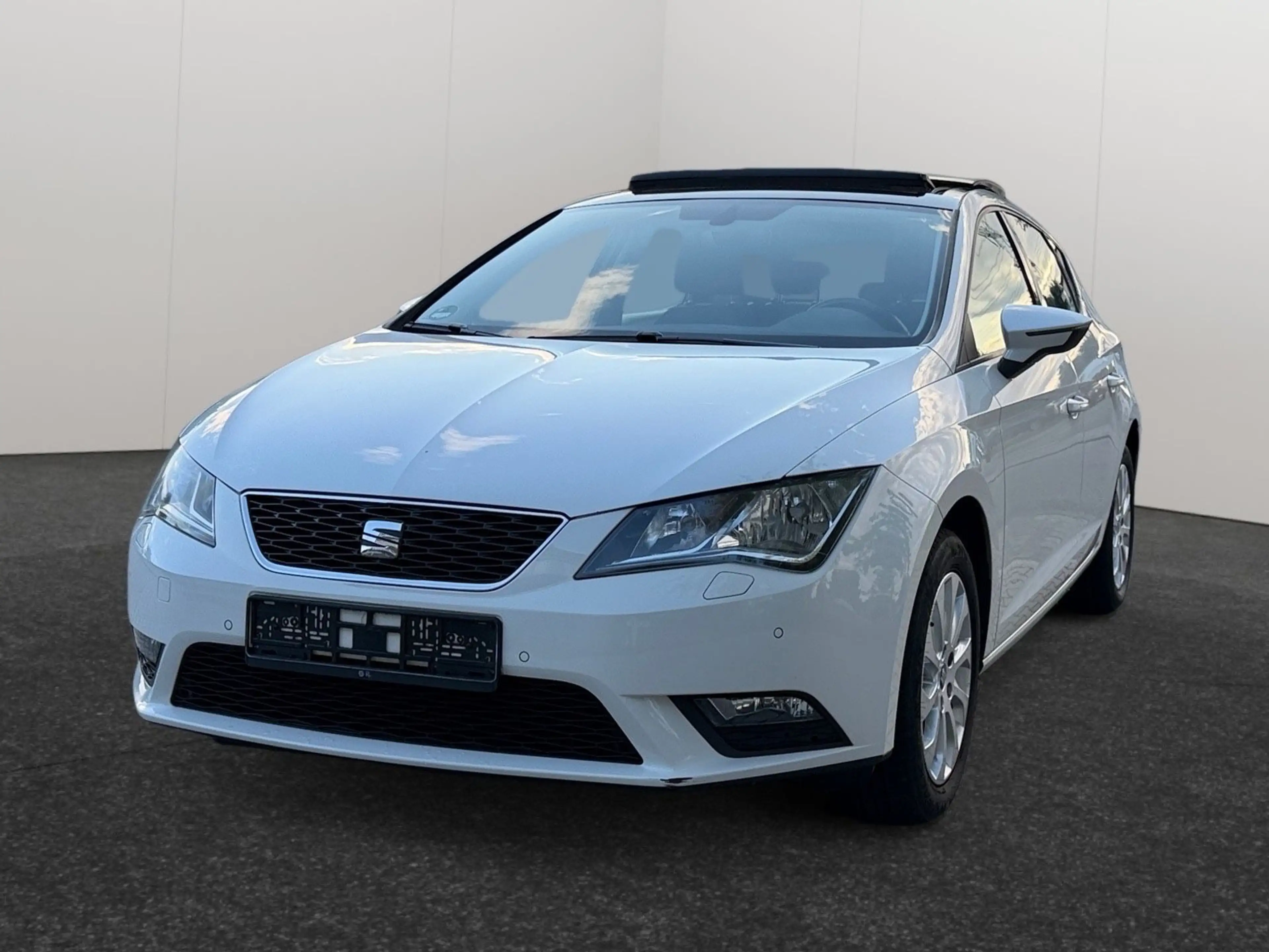 SEAT Leon Style 8fach/ großes Schiebedach — photo 3