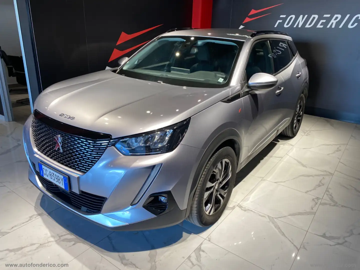 Peugeot 2008 BlueHDi 110 S&S Allure Argent - 2