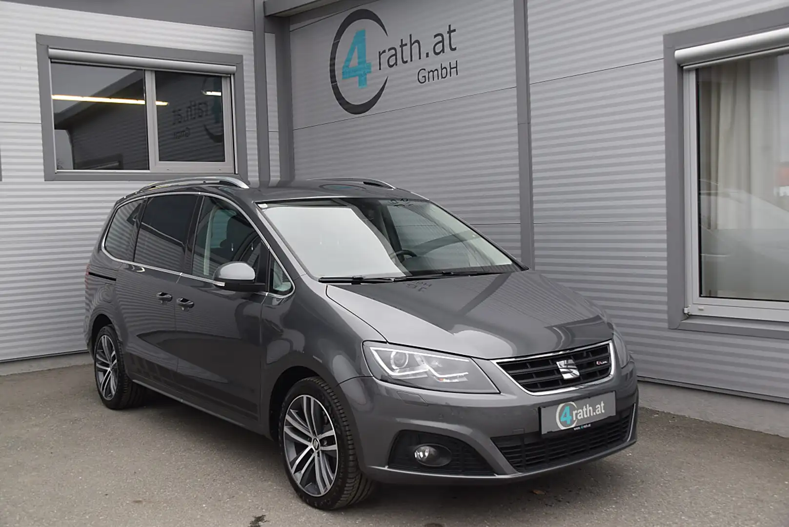 SEAT Alhambra FR 2,0 TDI DSG 4WD AHK/NAVI/STANDHZG/NAVI/RFK Grau - 1