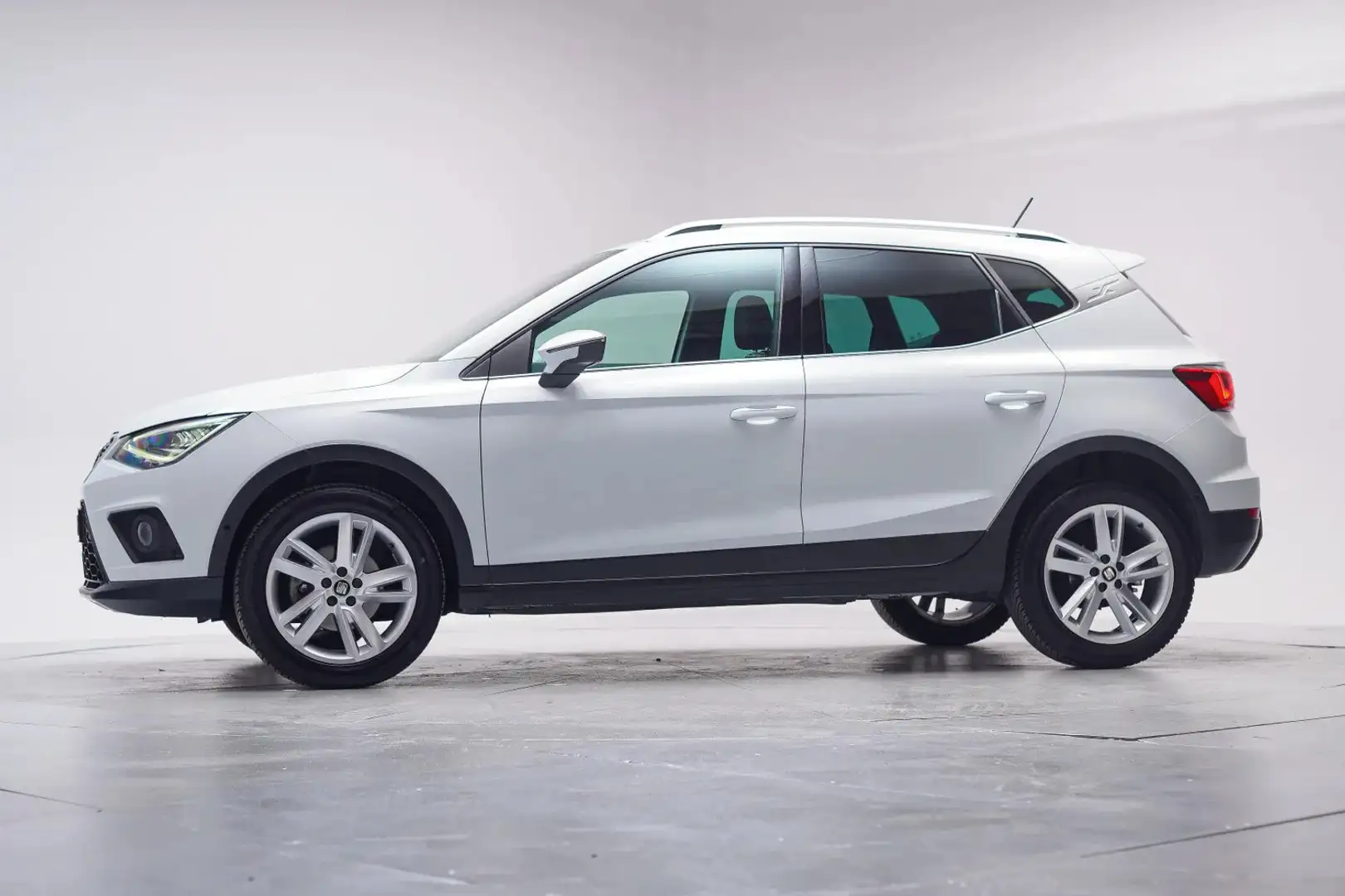 SEAT Arona ARONA 1.0 TSI FR Business [ Camera DAB Beats audio Blanc - 2