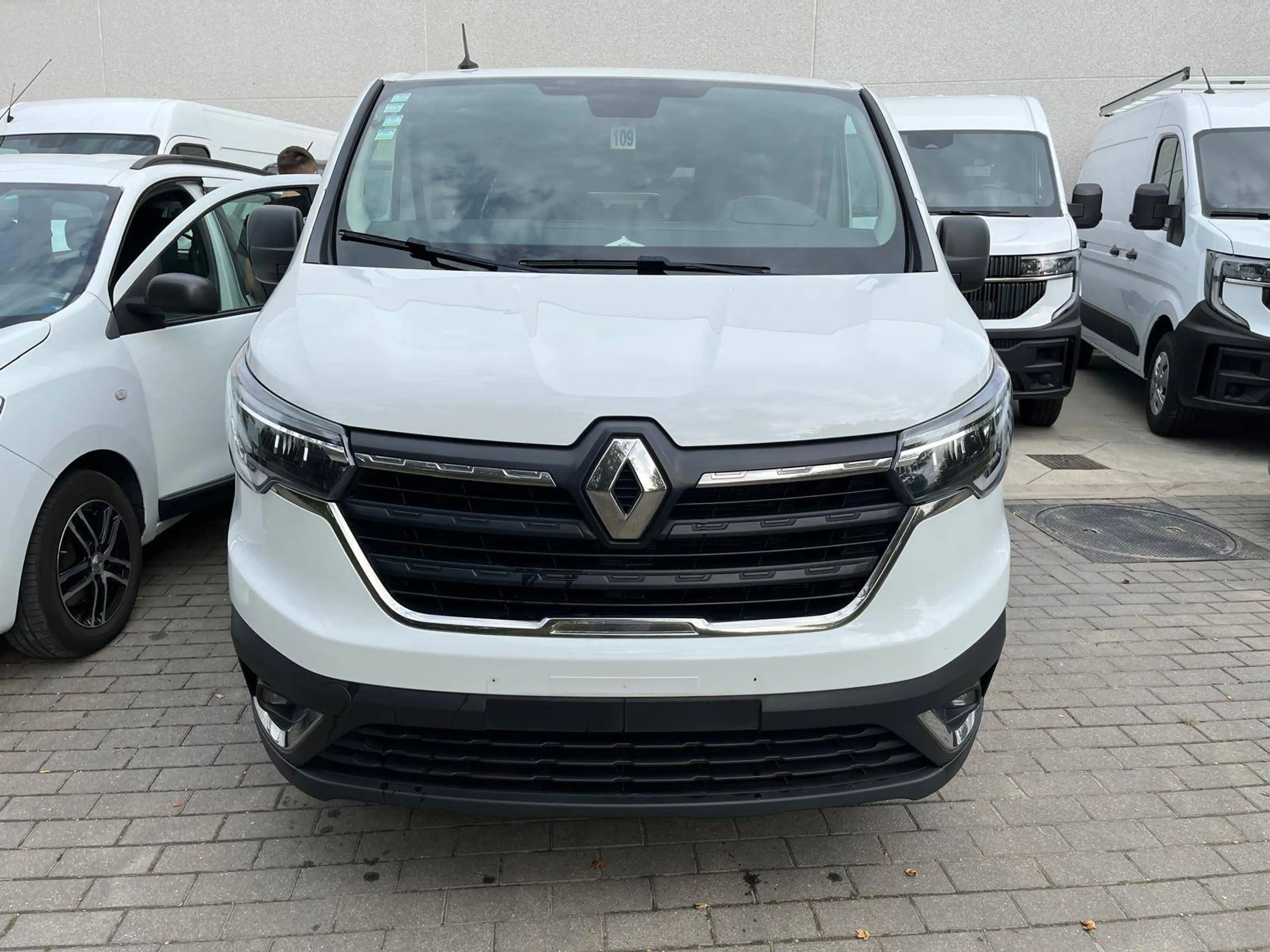 Renault Trafic 2.0 dCi 27 L1H1 Confort (EU6d) — photo 2