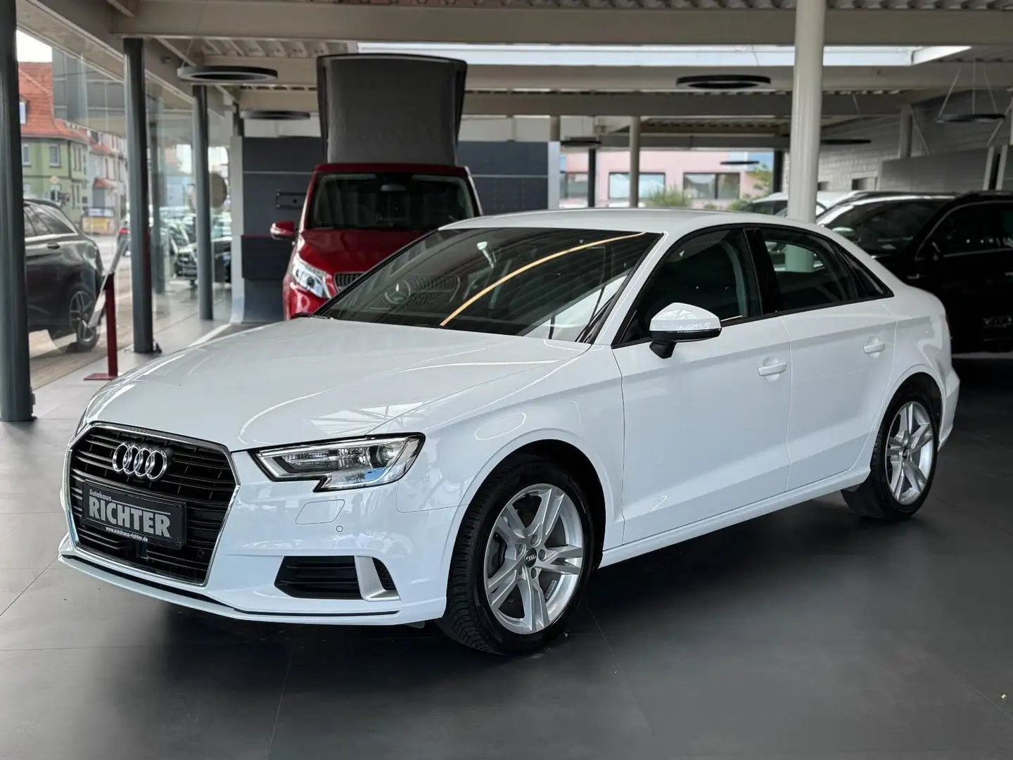 Audi A3 1.5TSI sport Xenon/Klima/PDC/SHZ/2.Hd/Scheckh Weiß - 1