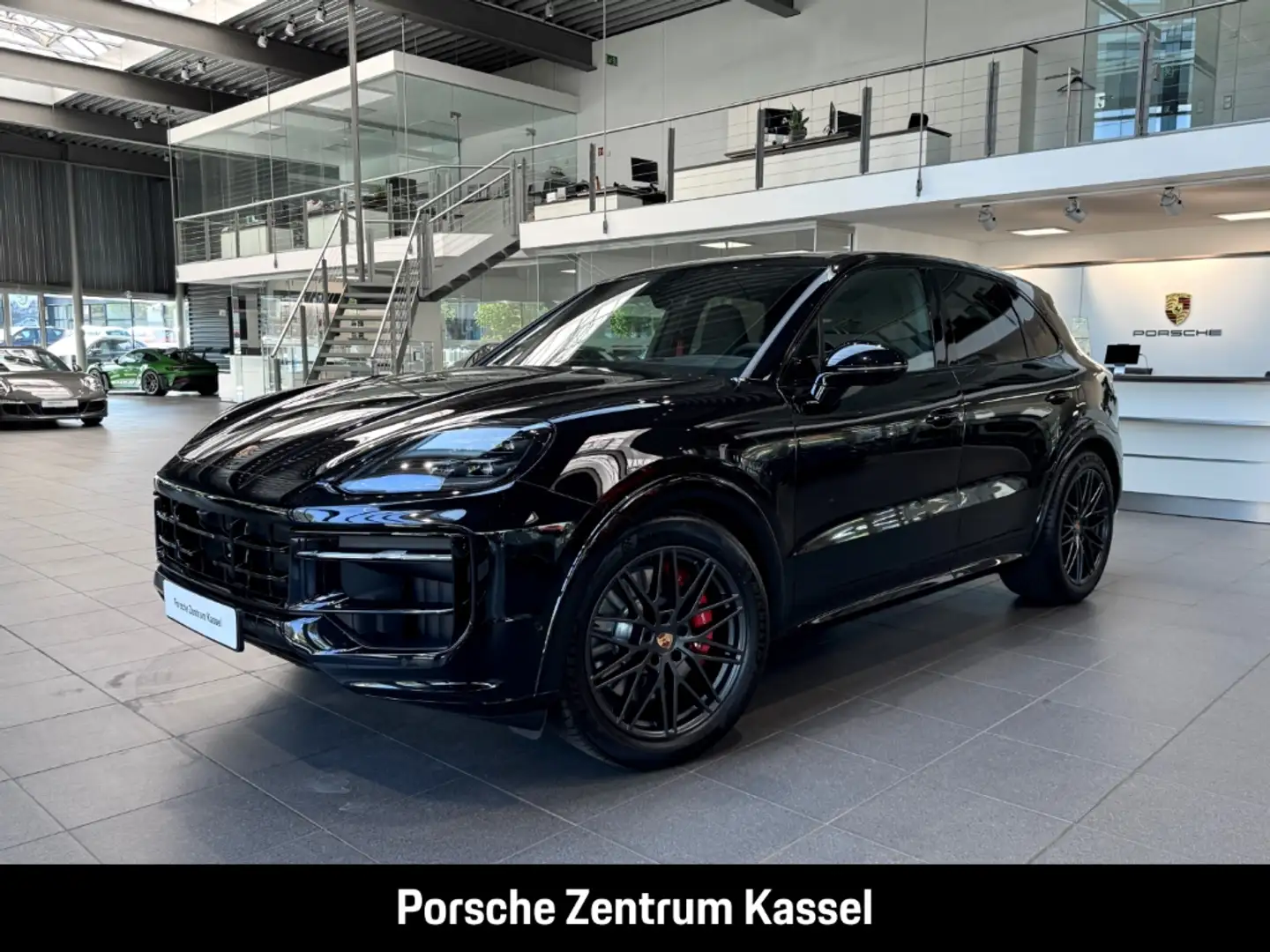 Porsche Cayenne GTS Schwarz - 1