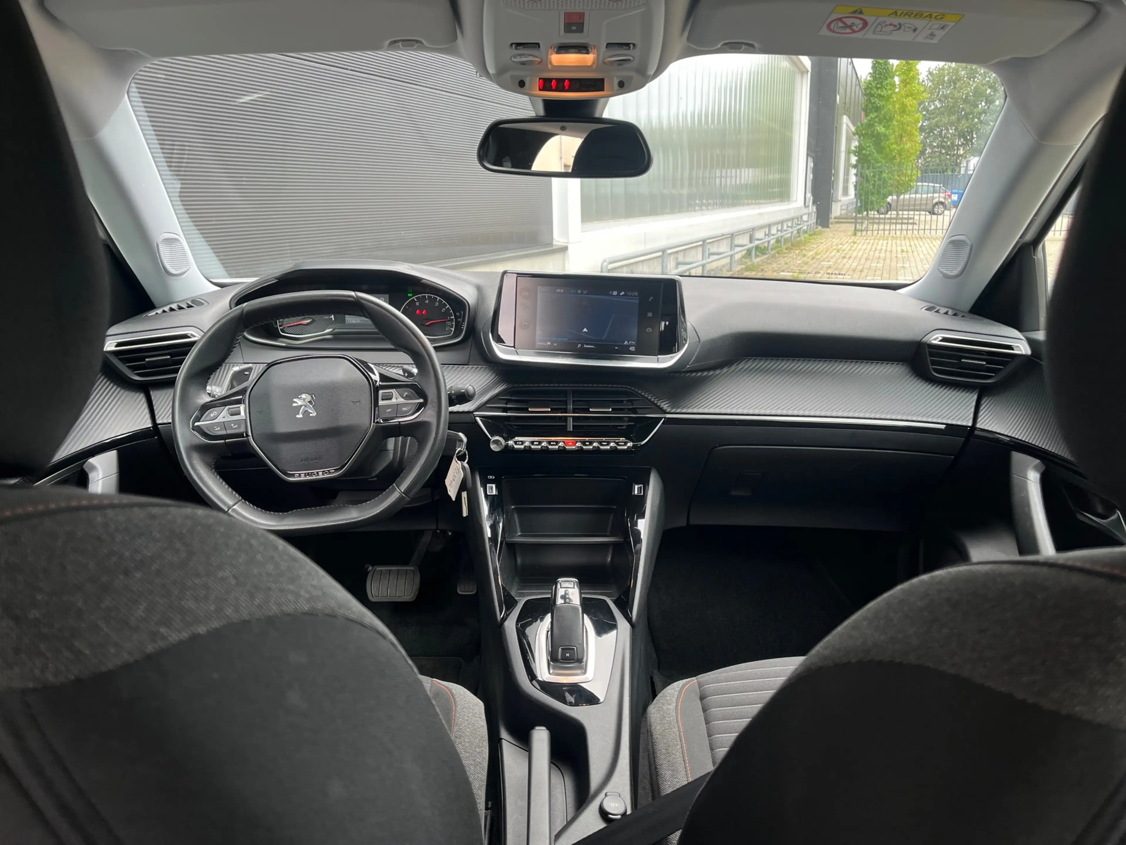 Peugeot 2008 1.5 BlueHDi Blue Lease Allure — photo 4