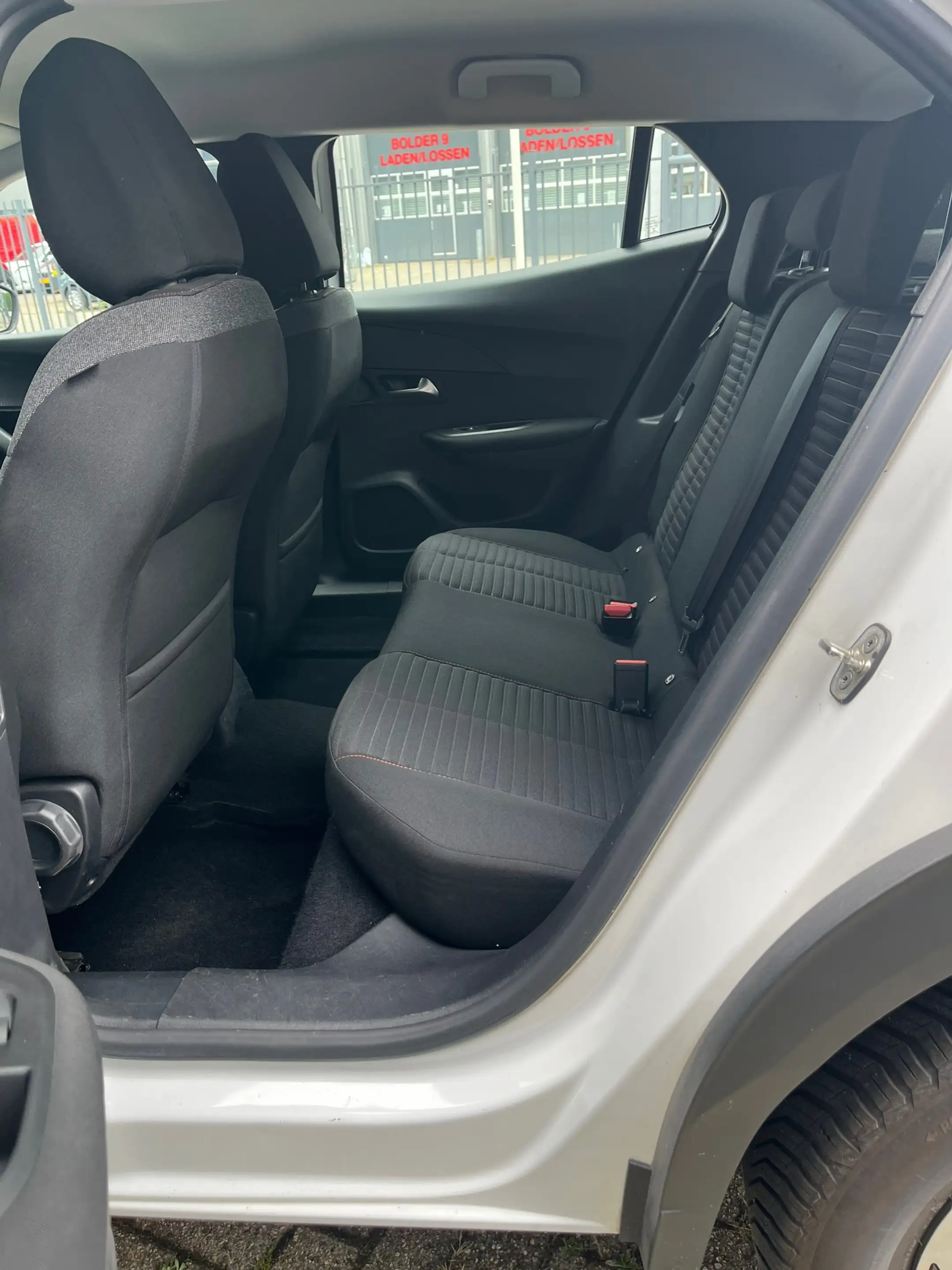 Peugeot 2008 1.5 BlueHDi Blue Lease Allure — photo 13