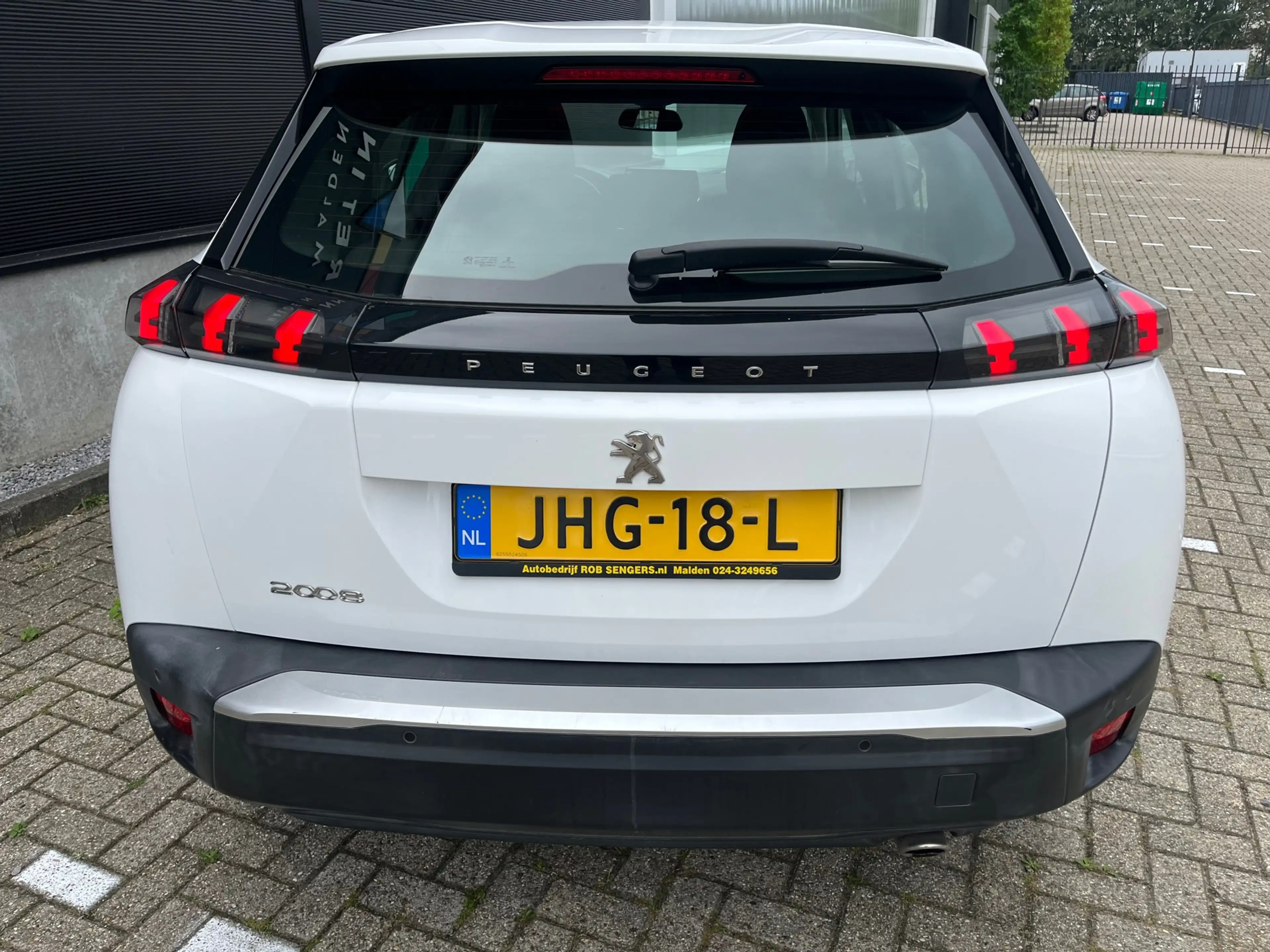 Peugeot 2008 1.5 BlueHDi Blue Lease Allure — photo 5