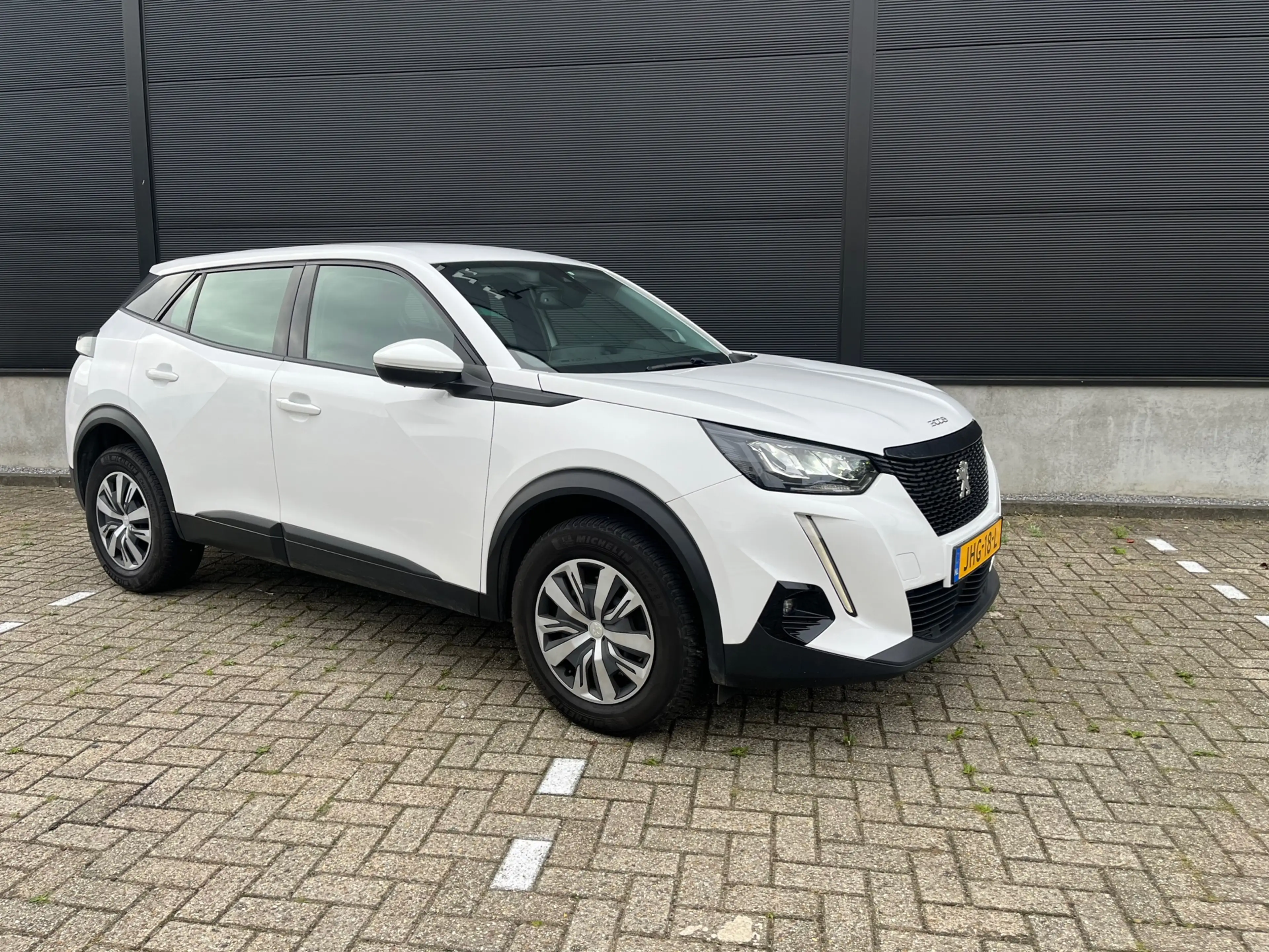 Peugeot 2008 1.5 BlueHDi Blue Lease Allure — photo 8