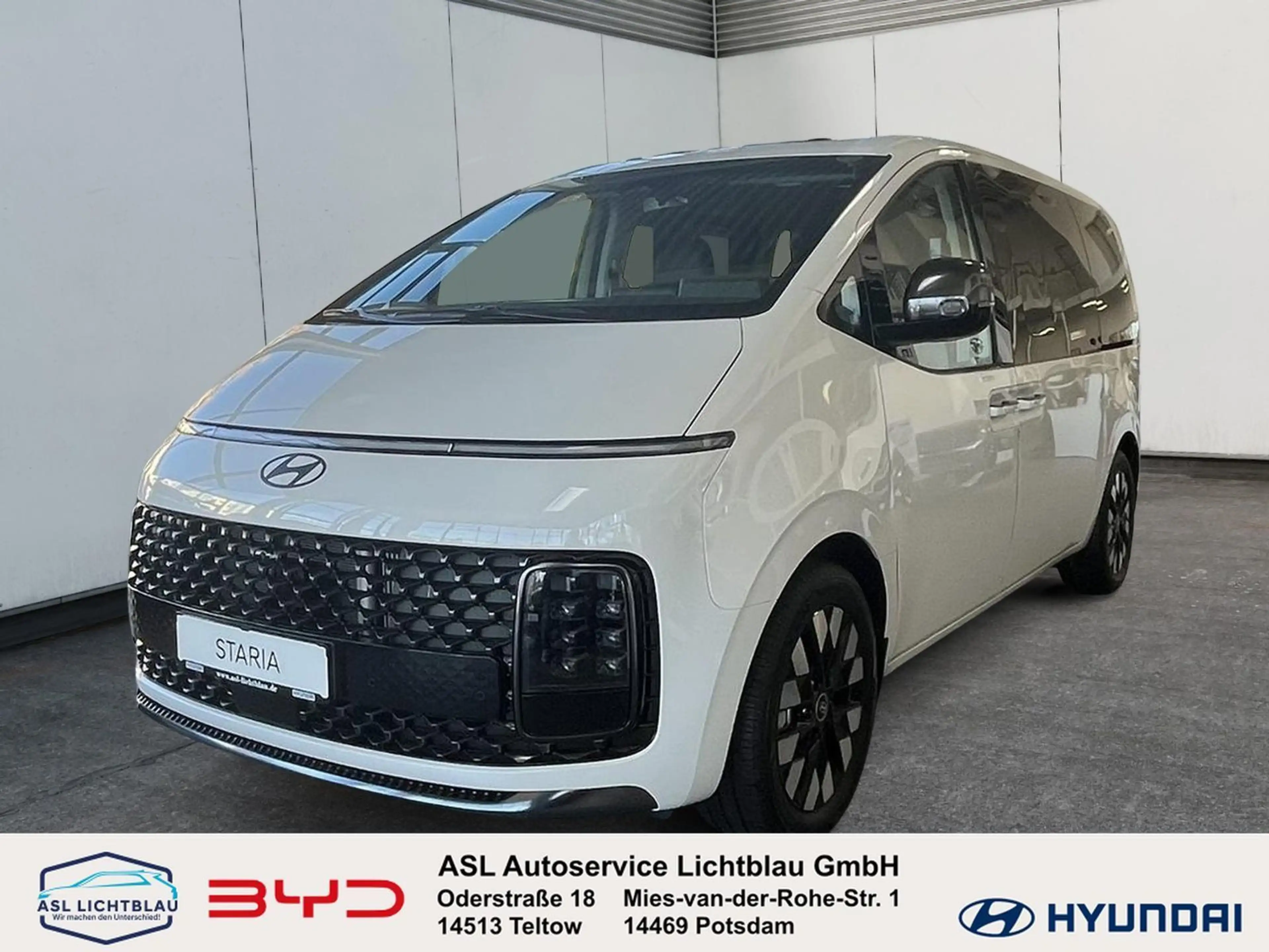 Hyundai STARIA HEV 7-Sitzer 1.6 T-GDI STARIA HEV 7-Sitzer (MY25) 1.6 T-GDI (22