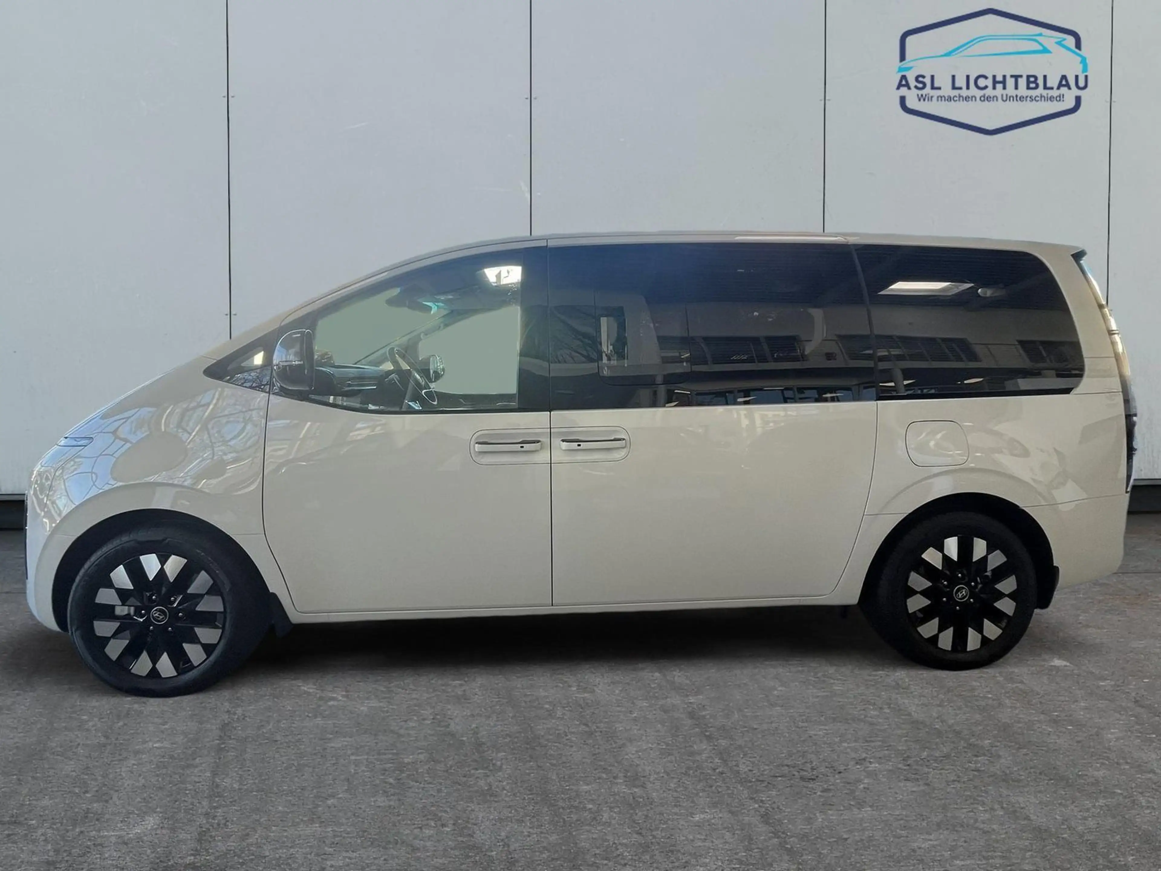 Hyundai STARIA HEV 7-Sitzer 1.6 T-GDI STARIA HEV 7-Sitzer (MY25) 1.6 T-GDI (22 — photo 8