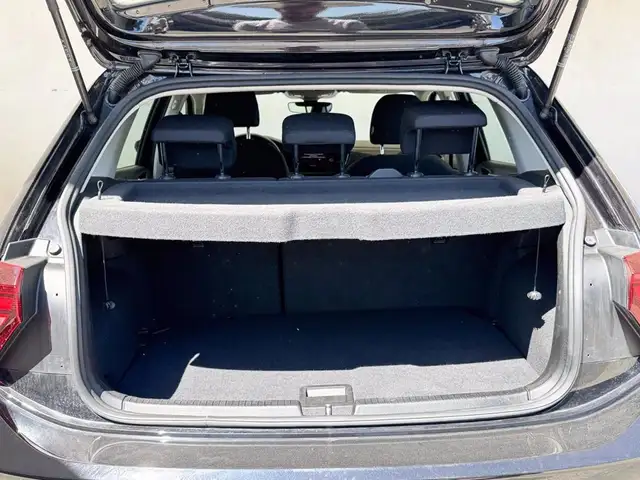 Volkswagen Polo view 12