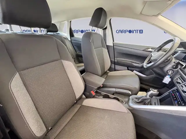 Volkswagen Polo view 8