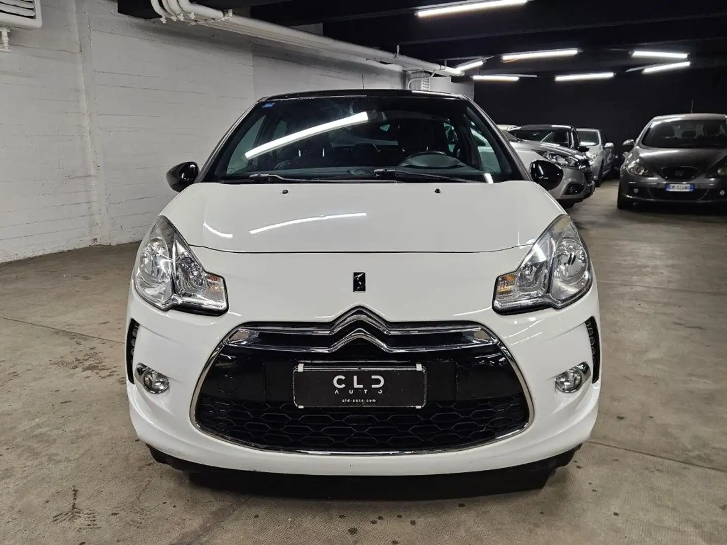 DS Automobiles DS 3 1.2 VTi 82 Bianco - 2