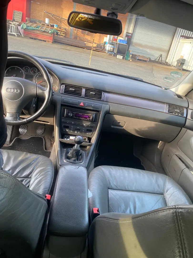 Audi A6 A6 Avant 2.5 TDI Blau - 2