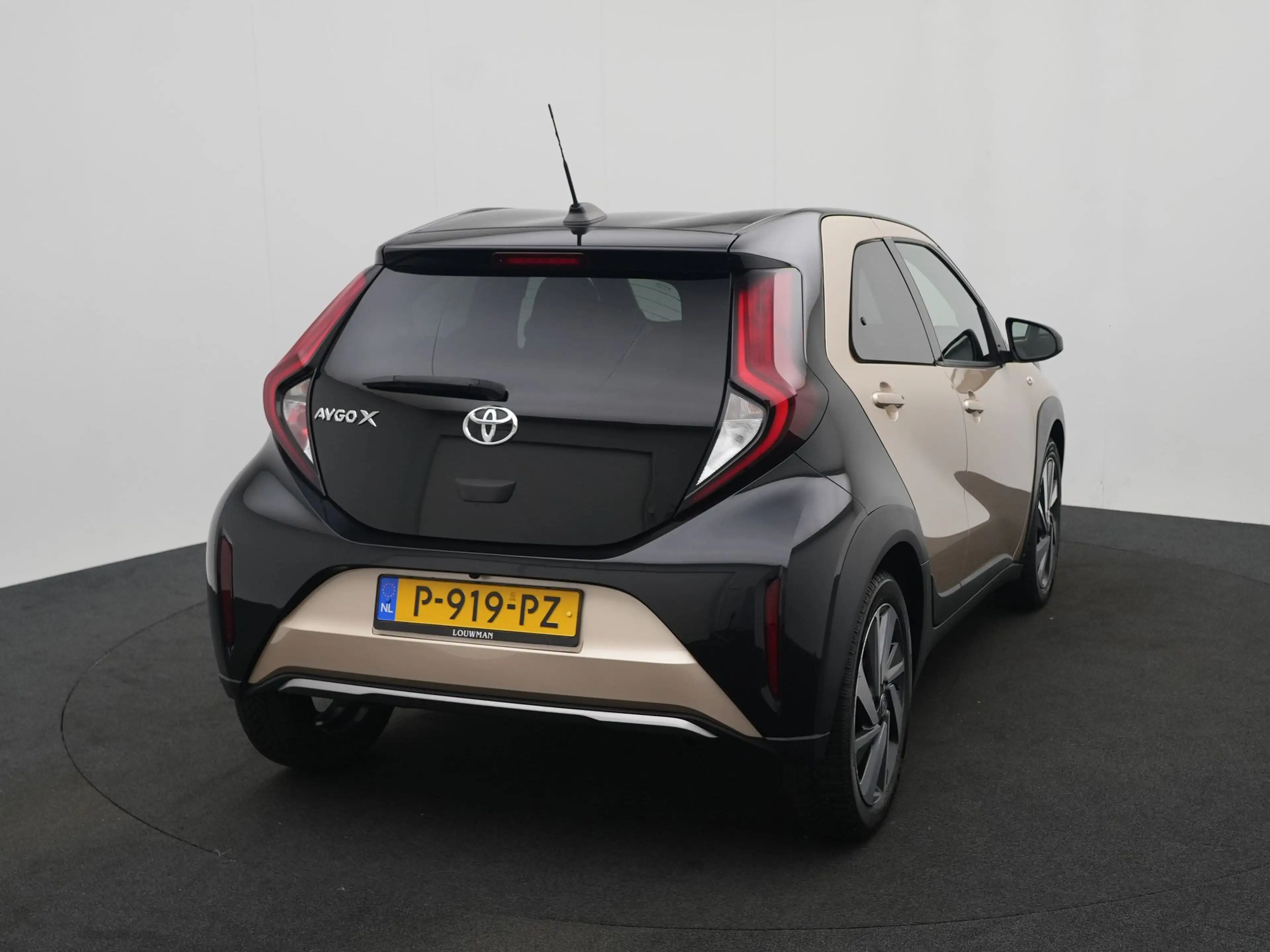 Toyota Aygo X 1.0 VVT-i S-CVT Envy | NL Auto | JBL Audio | Deale — photo 13