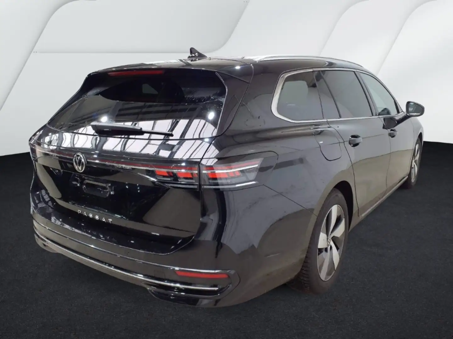 Volkswagen Passat Variant 2.0TDI DSG Elegance Matrix AHK Navi Rear View Schwarz - 2