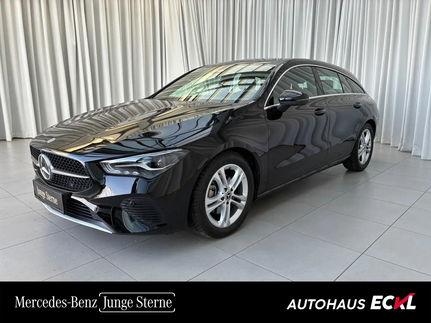 Mercedes-Benz CLA 180 d Shooting Brake Österreich-Edition SpurW Schwarz - 1