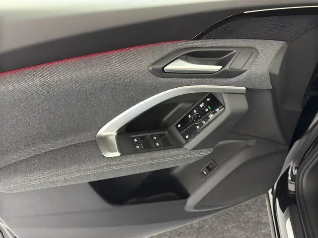 Audi Q5 view 13