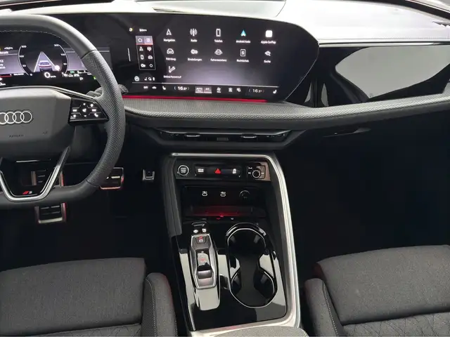 Audi Q5 view 10