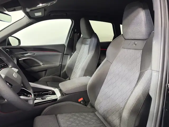 Audi Q5 view 14