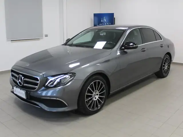 Mercedes-Benz E 200 E 200 d Sport auto